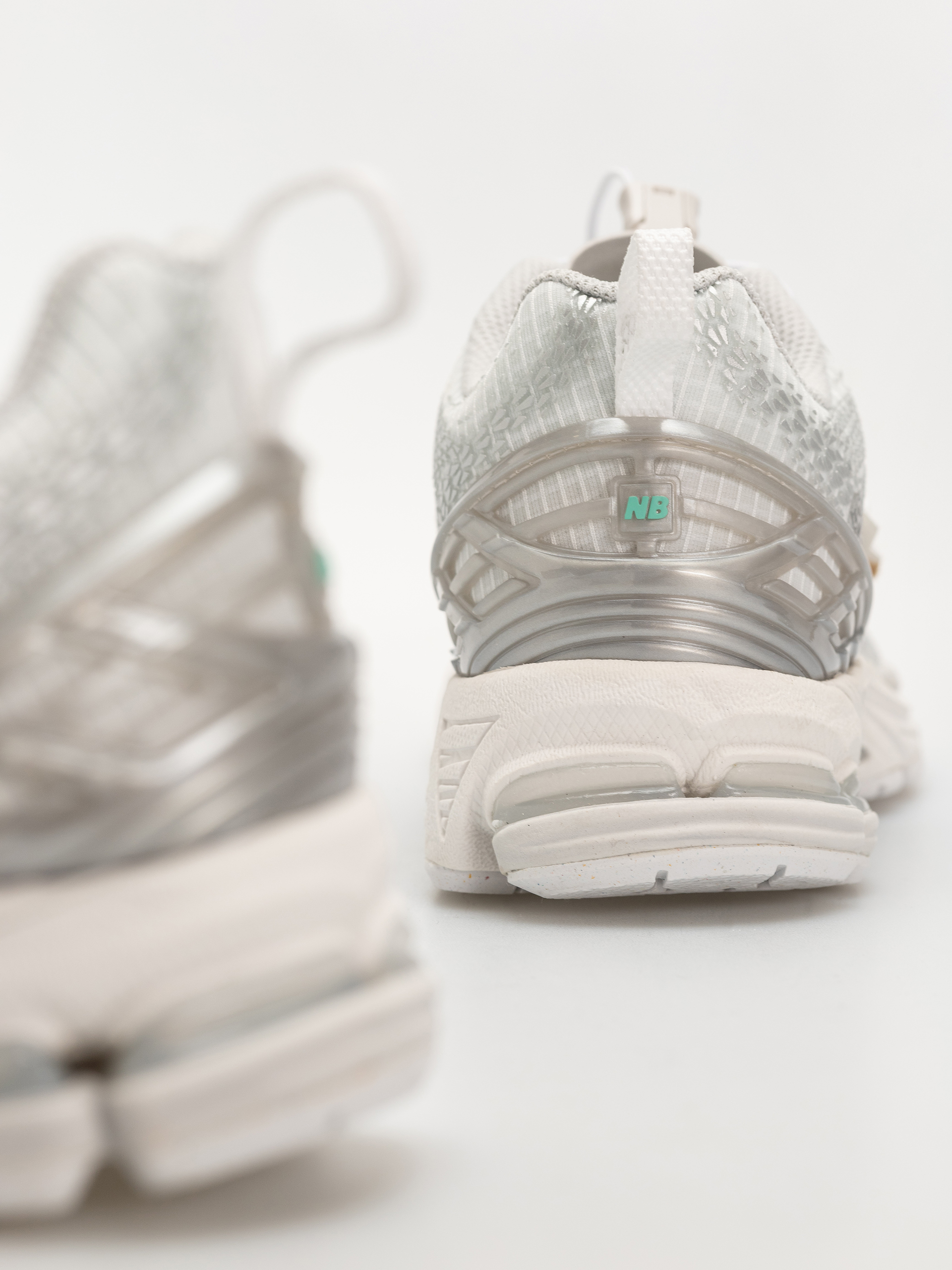 Topánky New Balance 1906 (103 white/silver metallic/deep end)