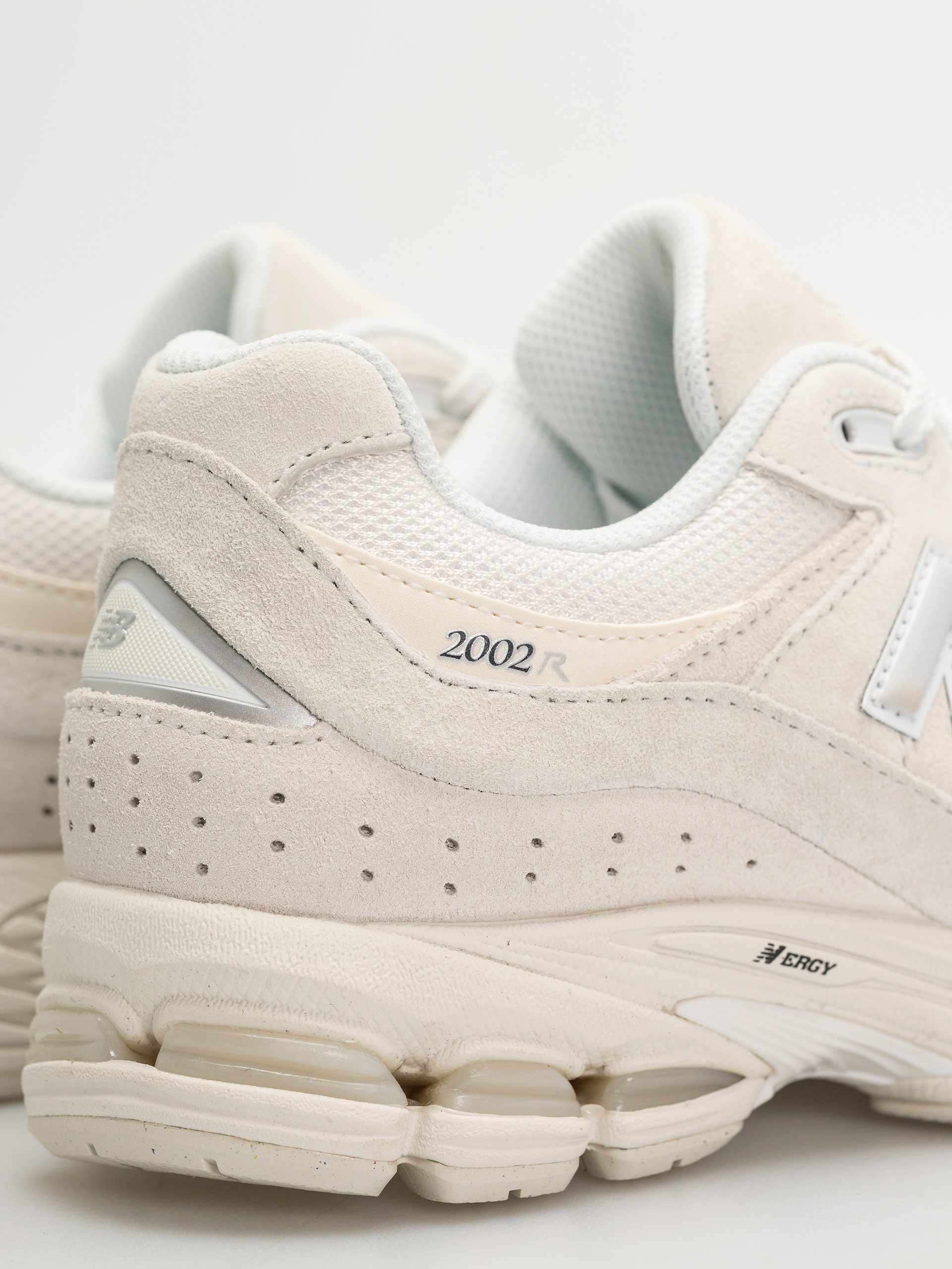 Topánky New Balance 2002 (sea salt/silver metallic)