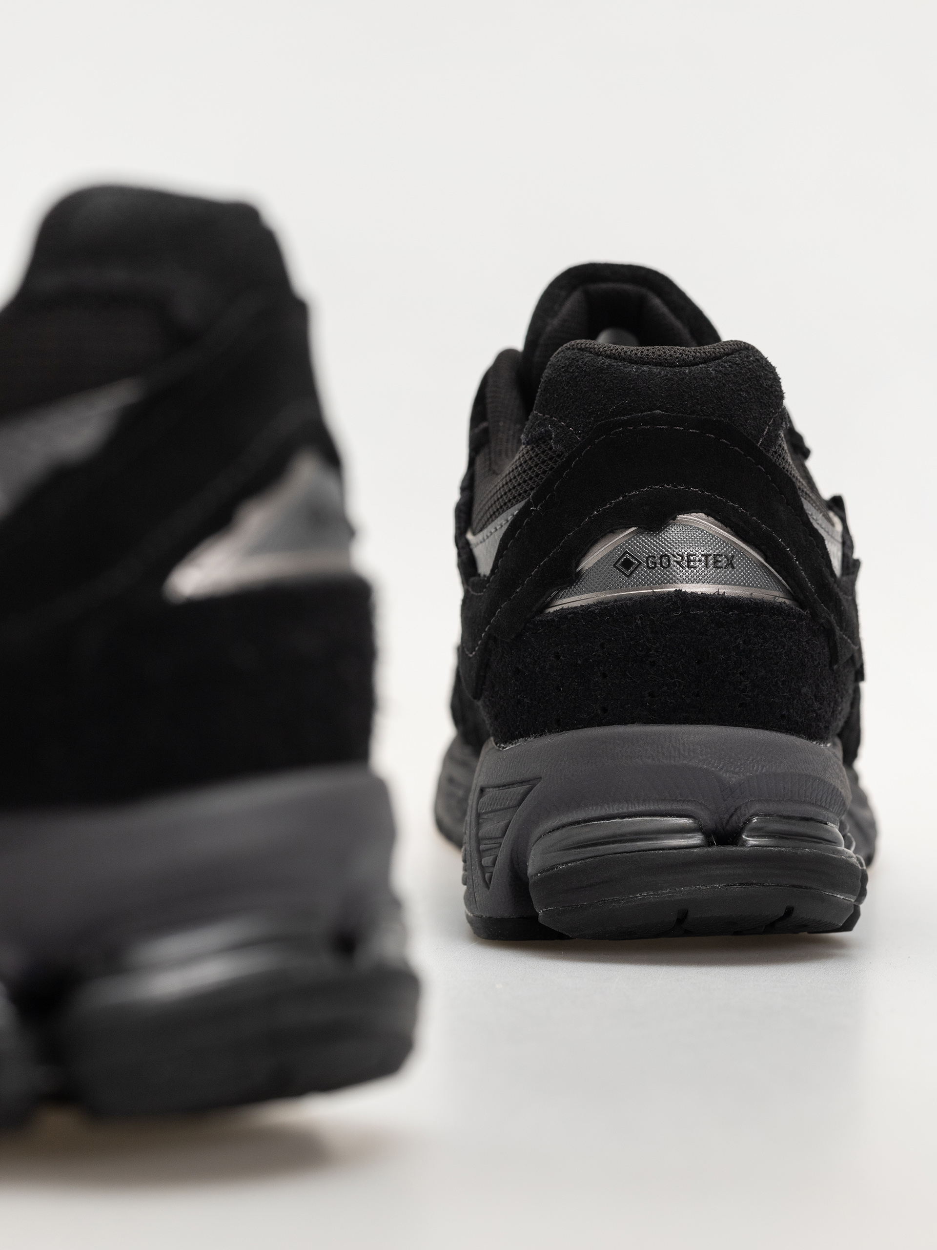 Topánky New Balance 2002 (black/magnet)