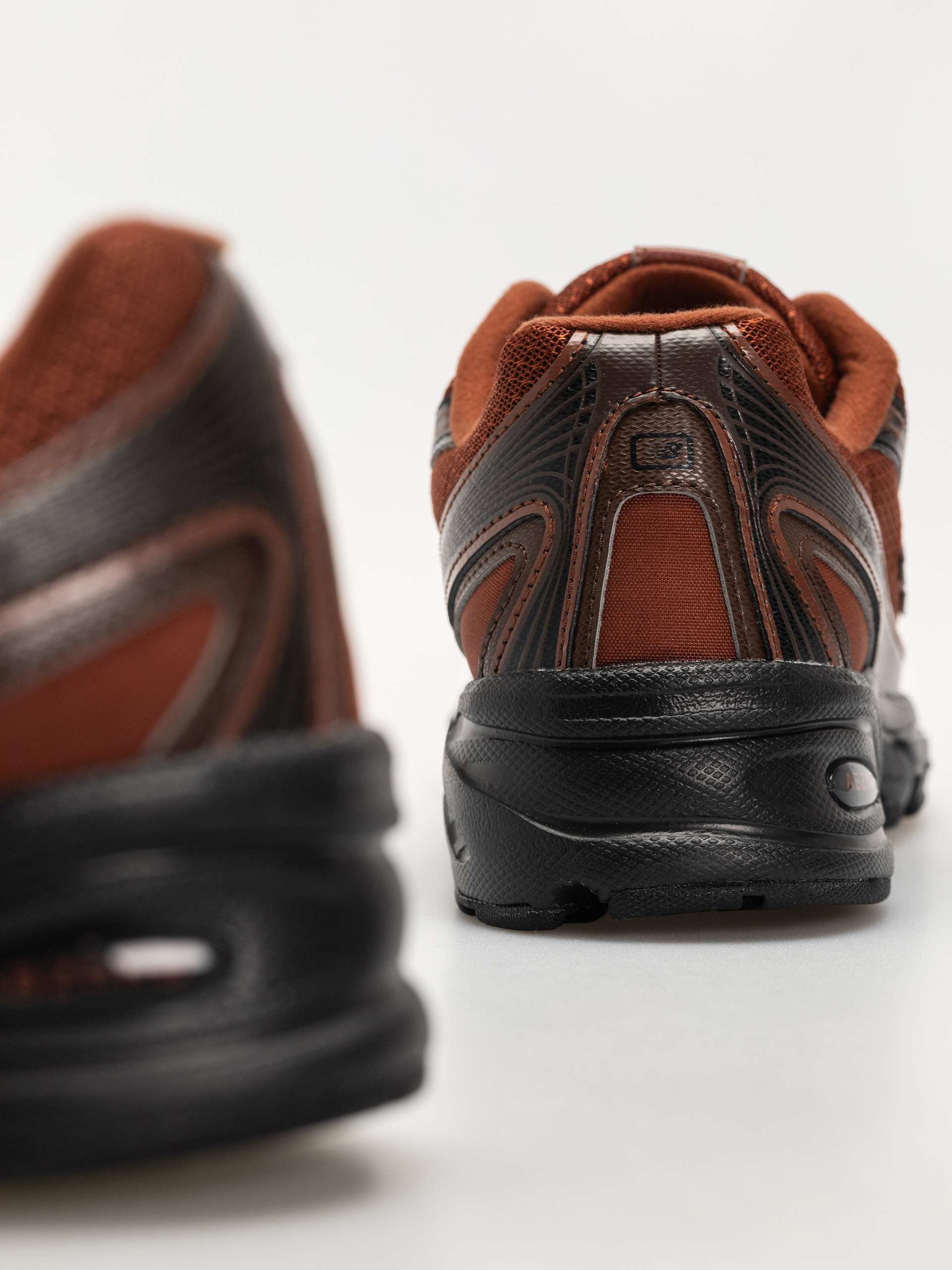 Topánky New Balance 740 (relic brown/pumpernickel)