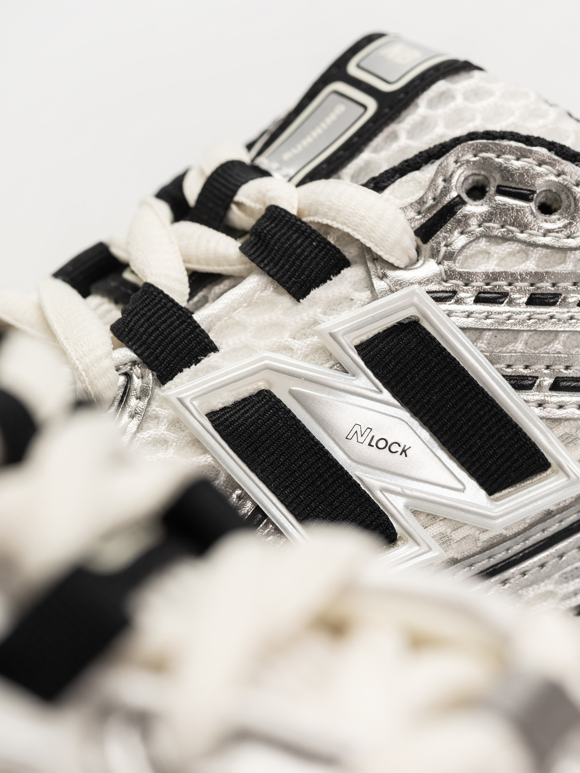 Topánky New Balance 1906 (silver metallic/black/sea salt er)