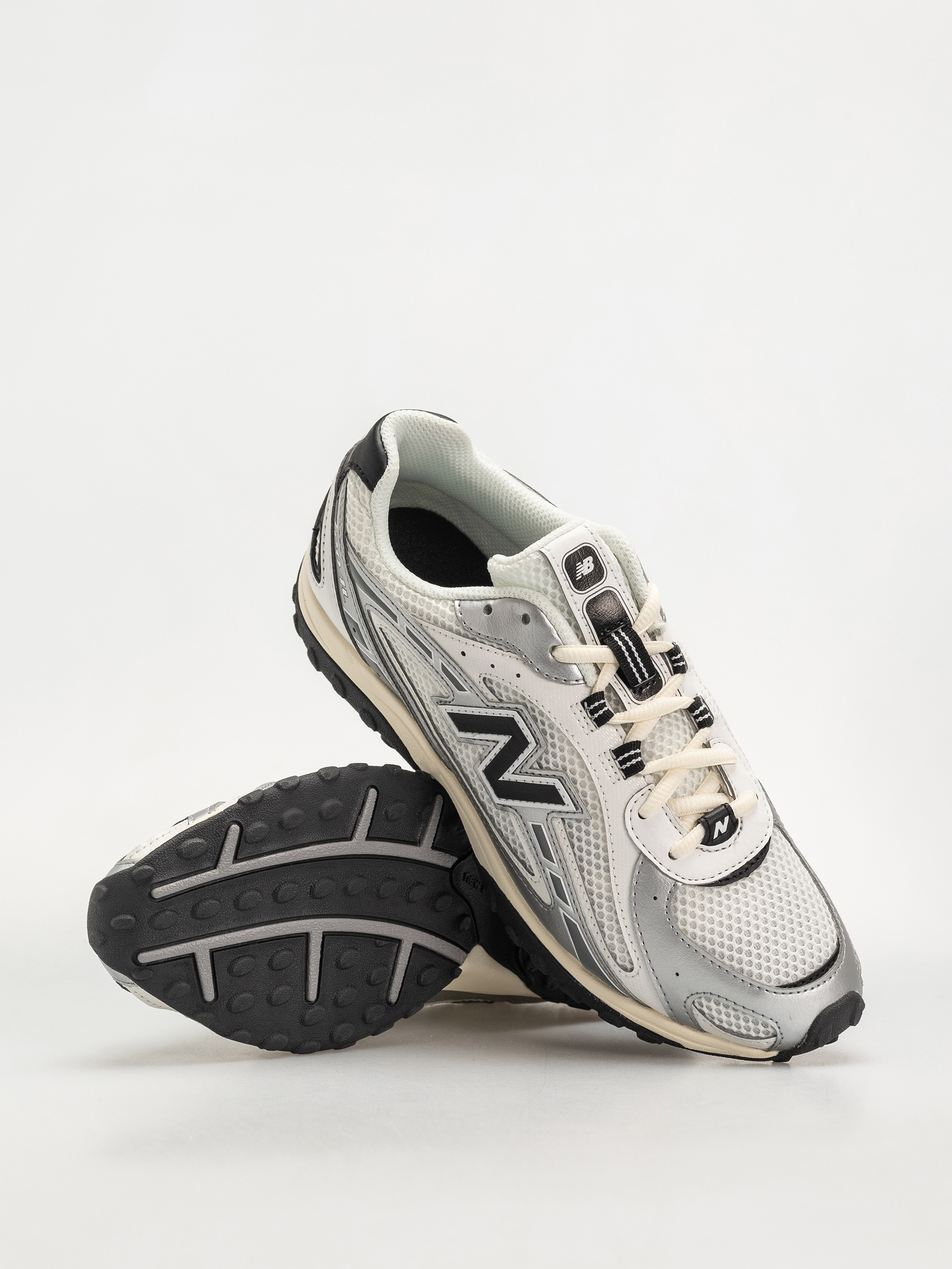Topánky New Balance 204 (silver metallic/black swd)