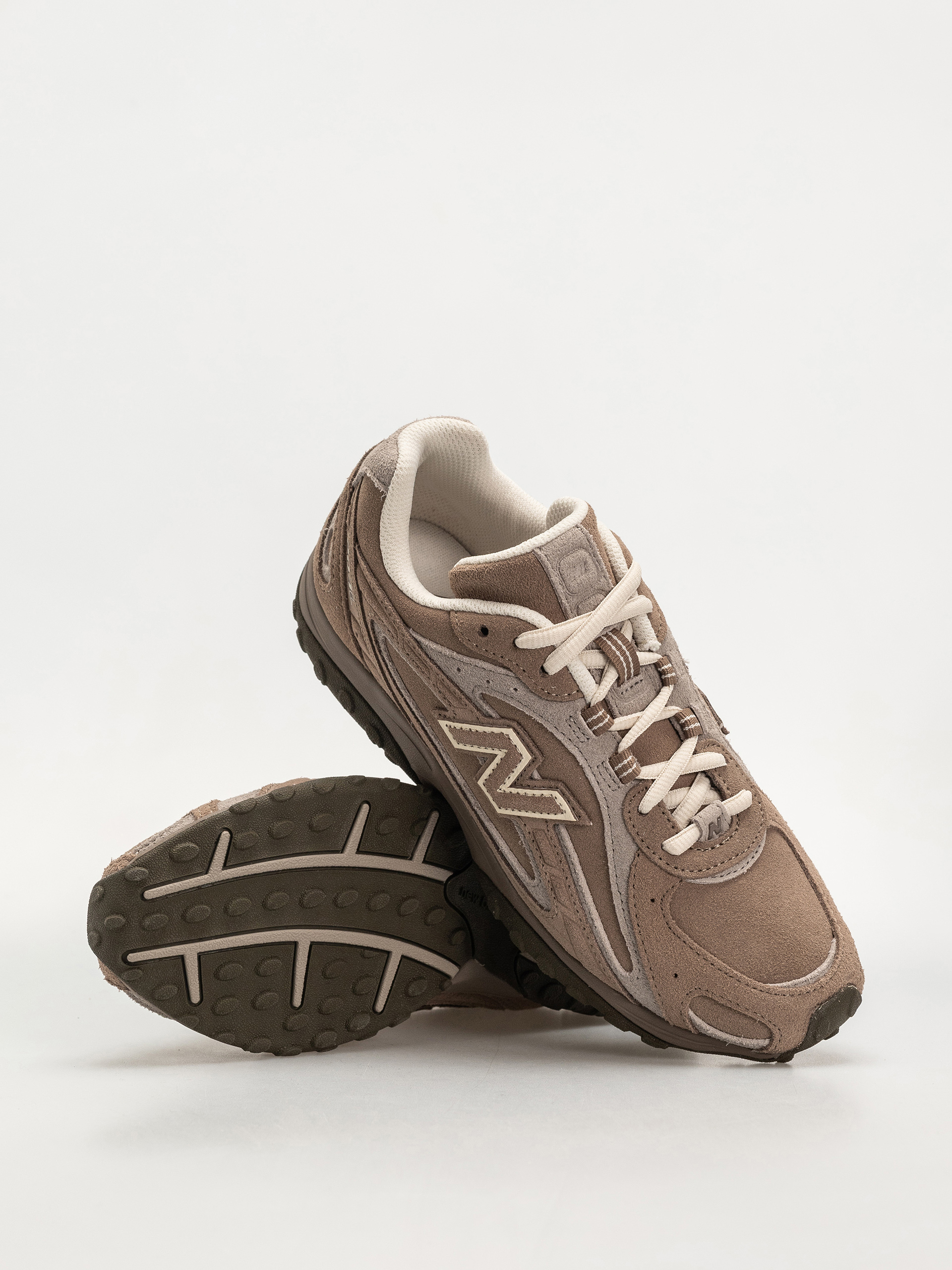 Topánky New Balance 204 (mushroom/arid stone mma)