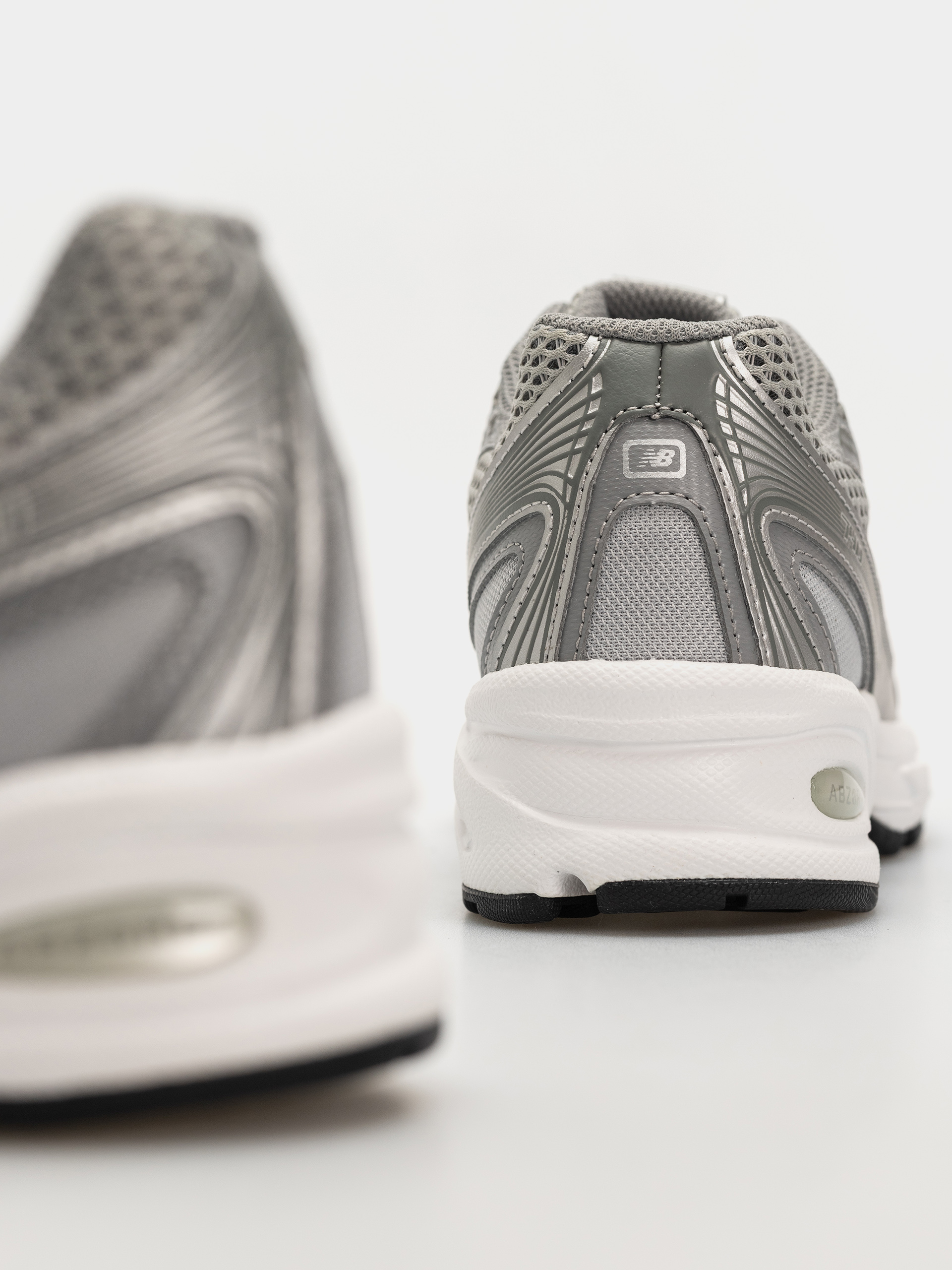 Topánky New Balance 740 (castlerock/slate gray/silver metallic sg2)