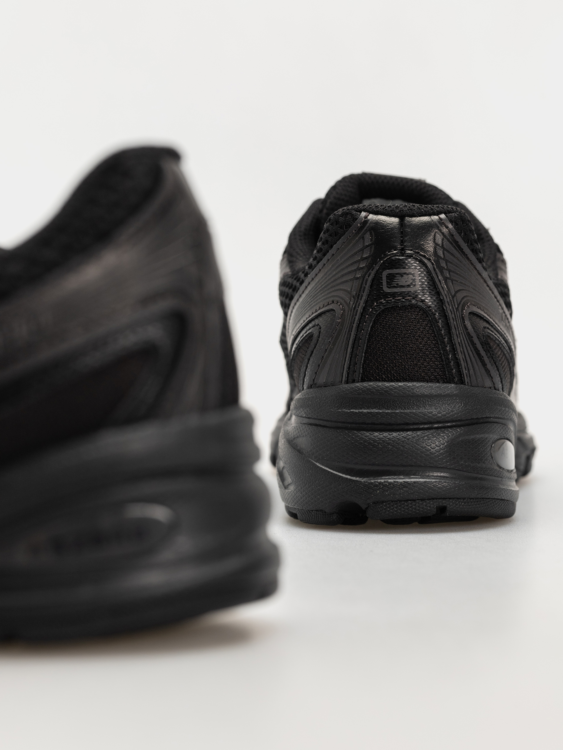 Topánky New Balance 740 (white/silver metallic/black nw2)