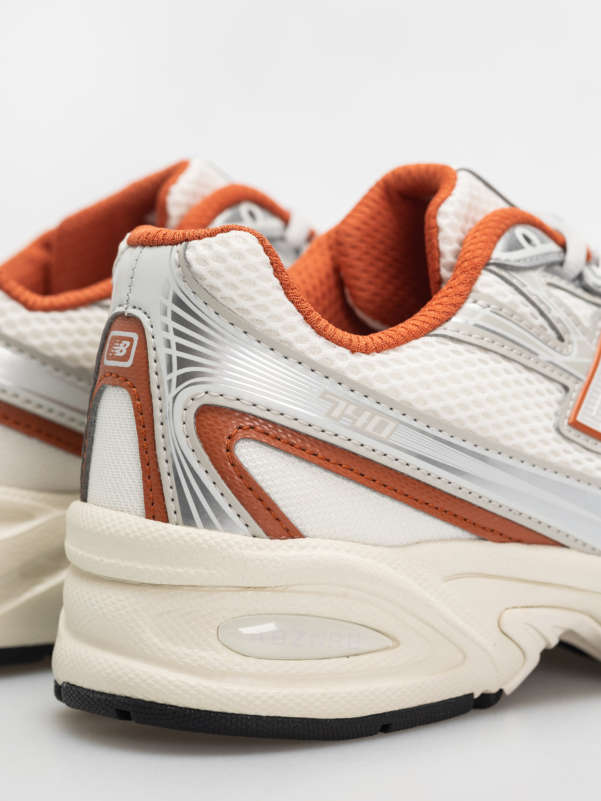 Topánky New Balance 740 JR (silver metallic/cinnamon)