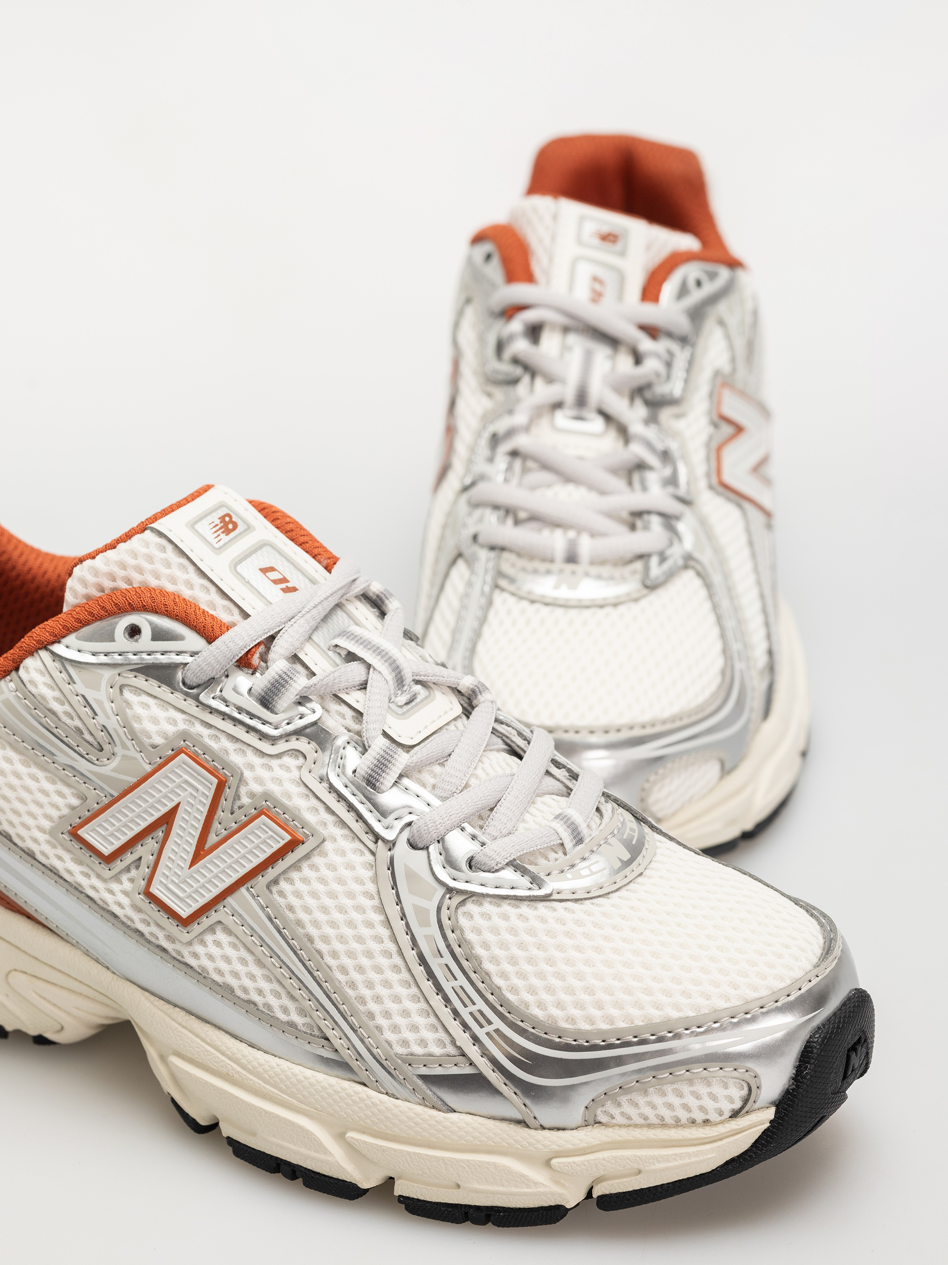Topánky New Balance 740 JR (silver metallic/cinnamon)