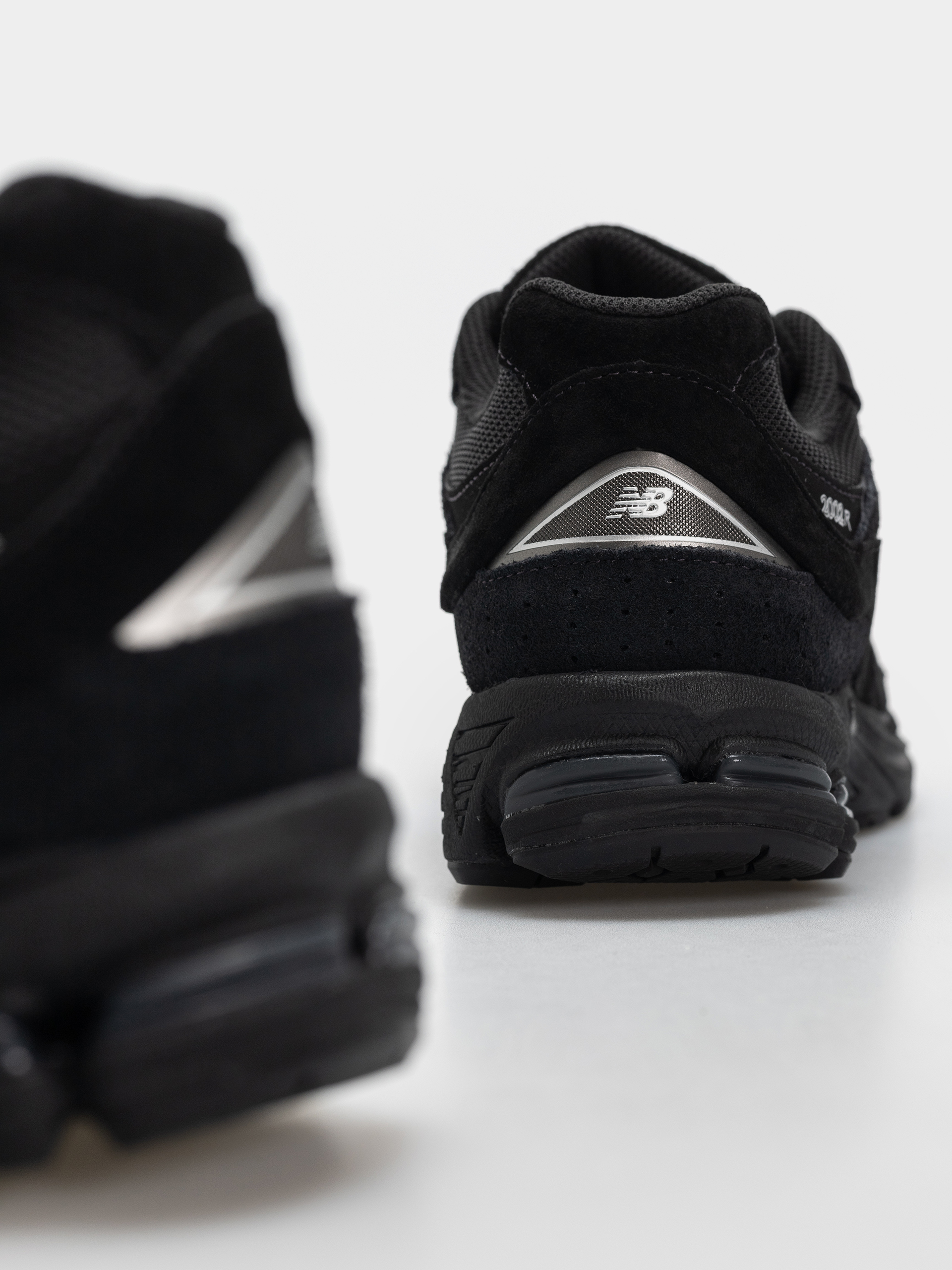 Topánky New Balance 2002 (black/black metallic)