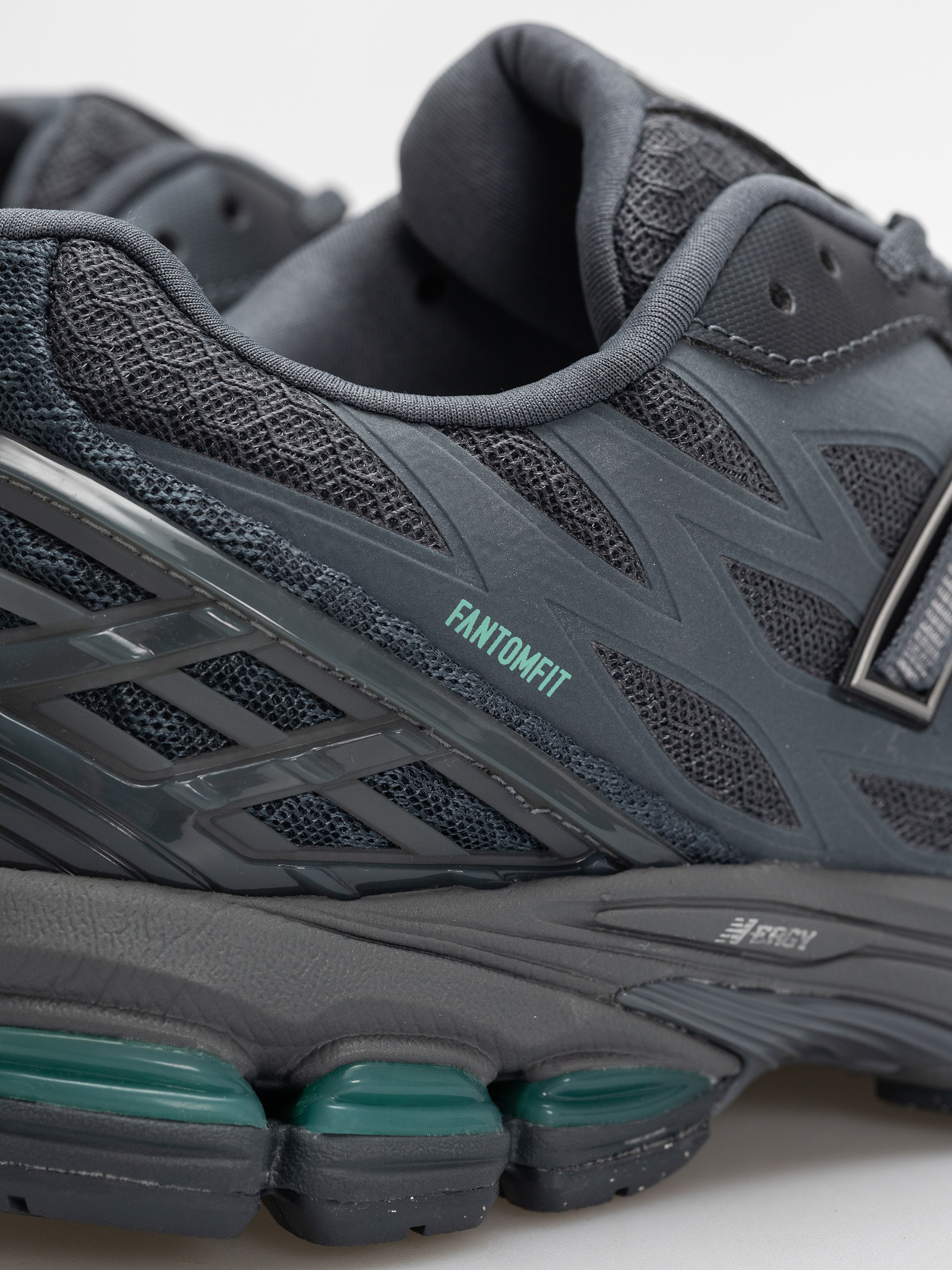 Topánky New Balance 1906 (graphite/deep end)