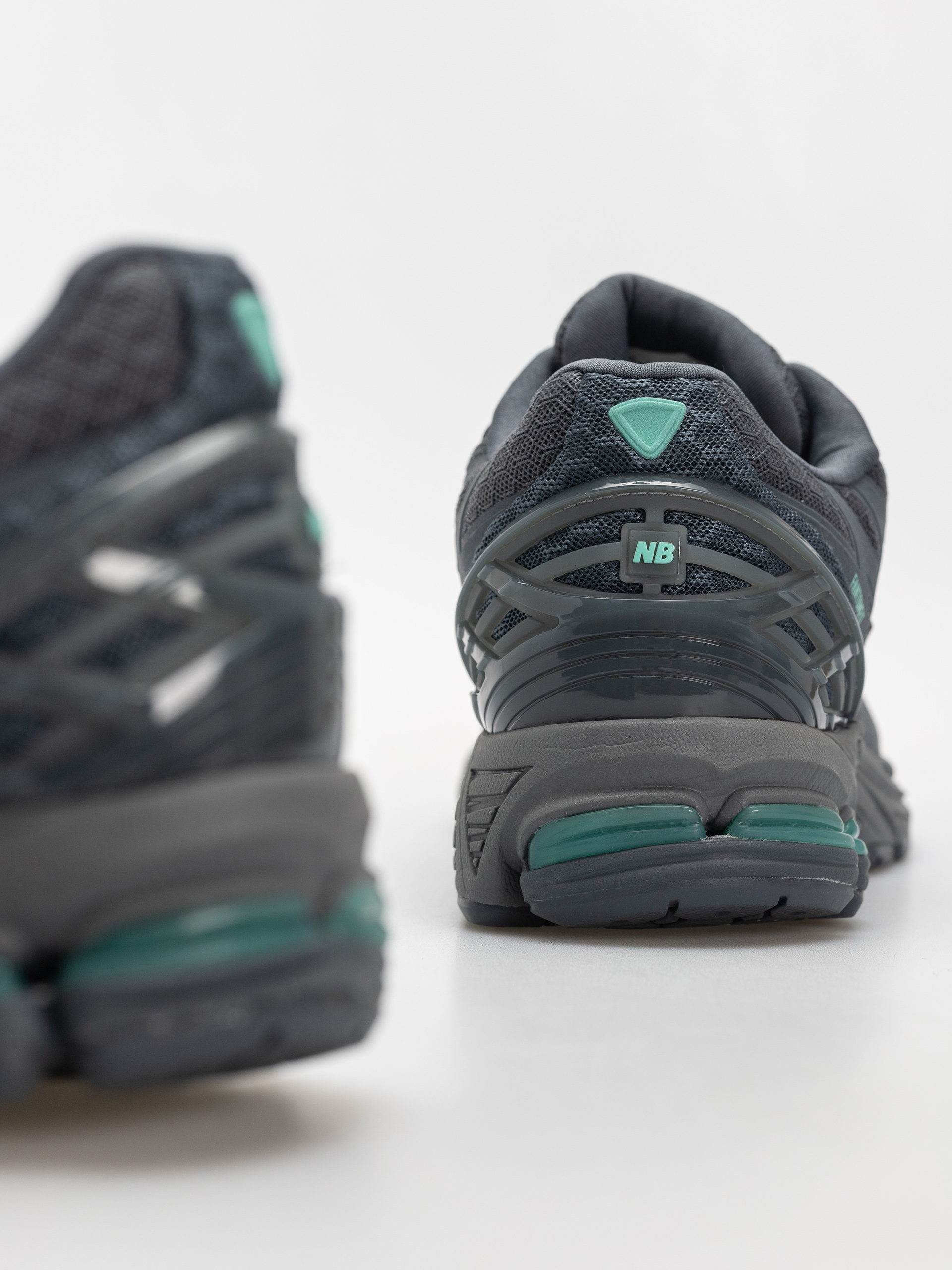 Topánky New Balance 1906 (graphite/deep end)