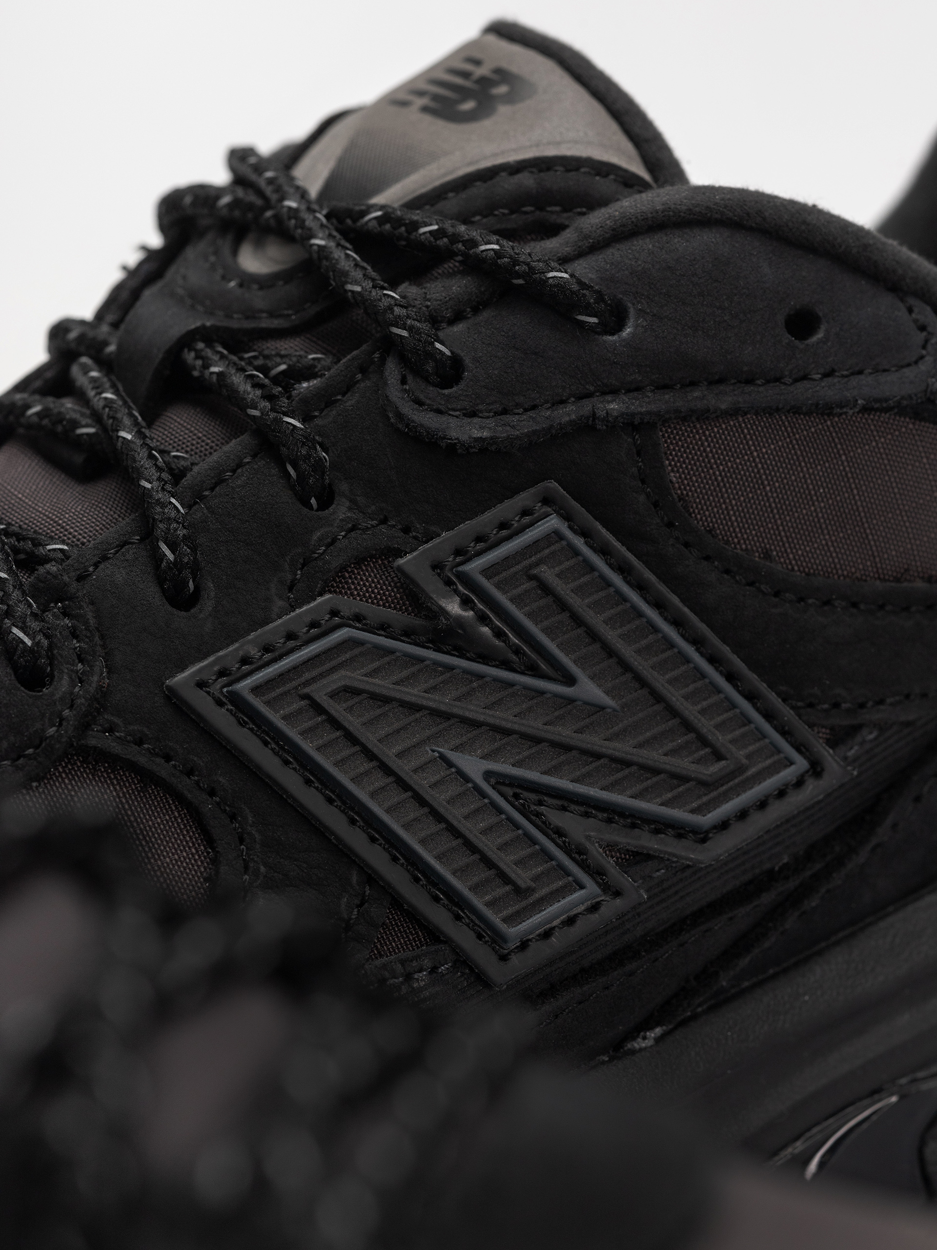 Topánky New Balance 2010 (black/faded black/phantom)