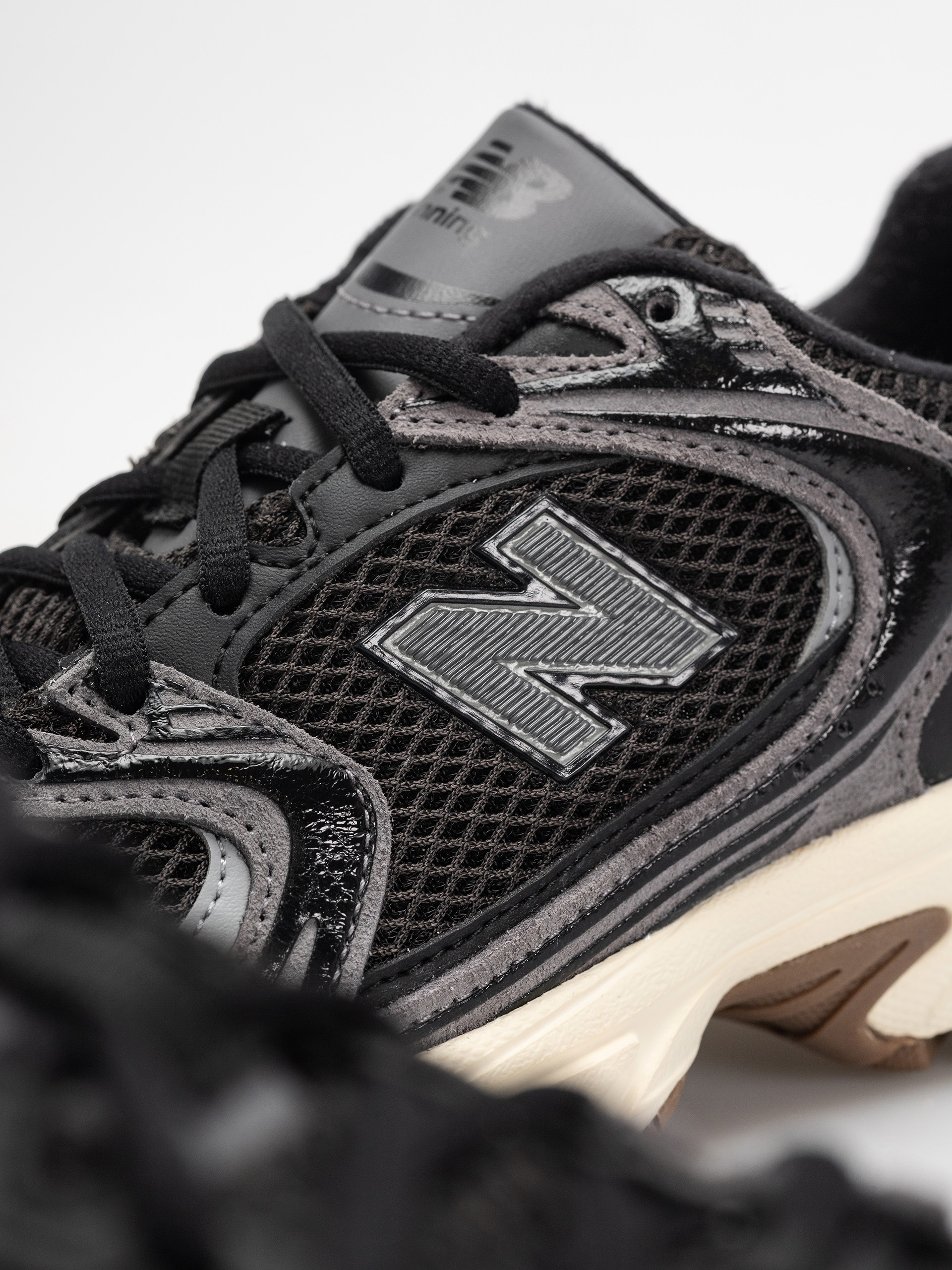 Topánky New Balance 530 (black/castlerock)