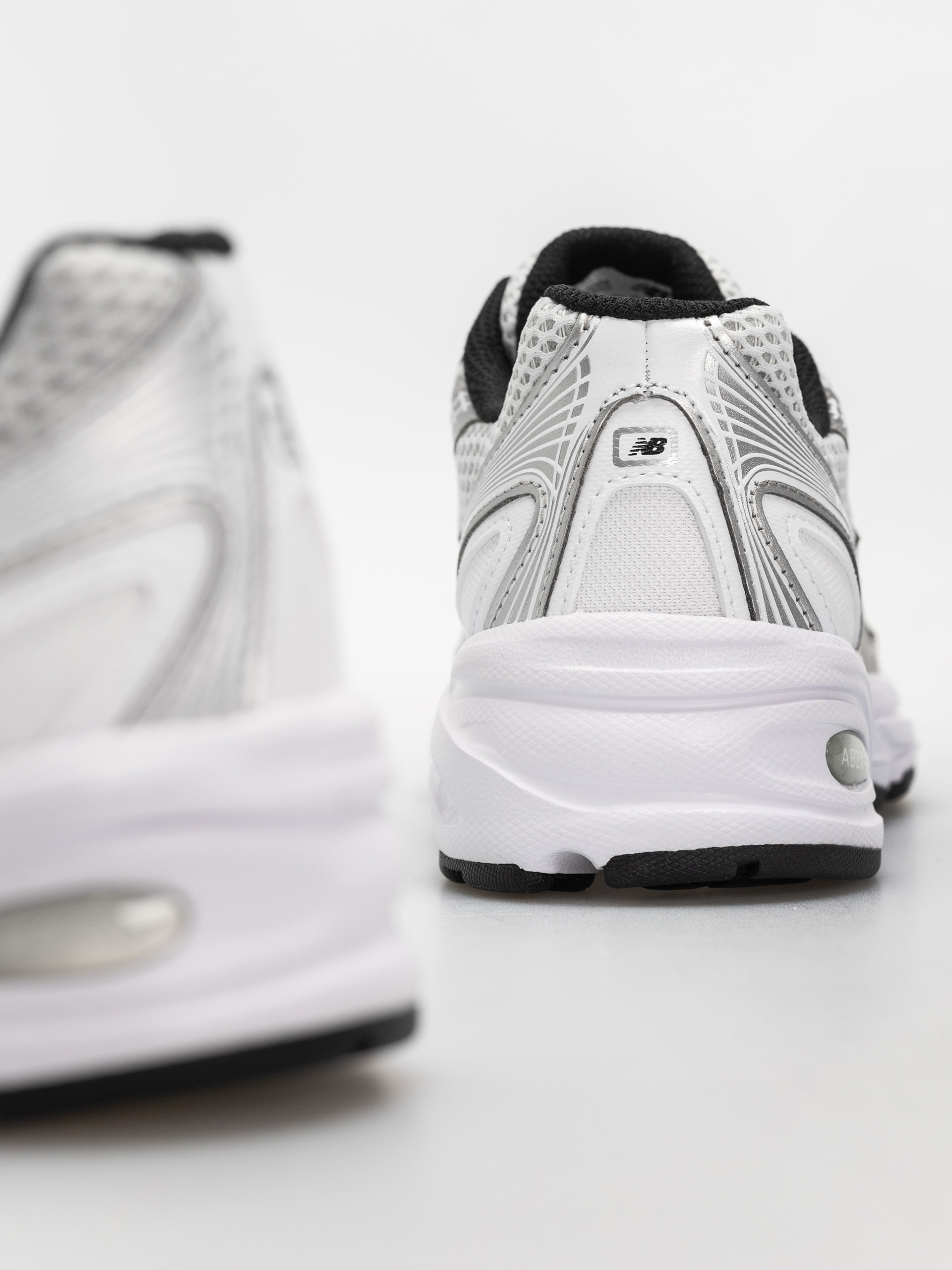 Topánky New Balance 740 (white/silver metallic/black nw2)