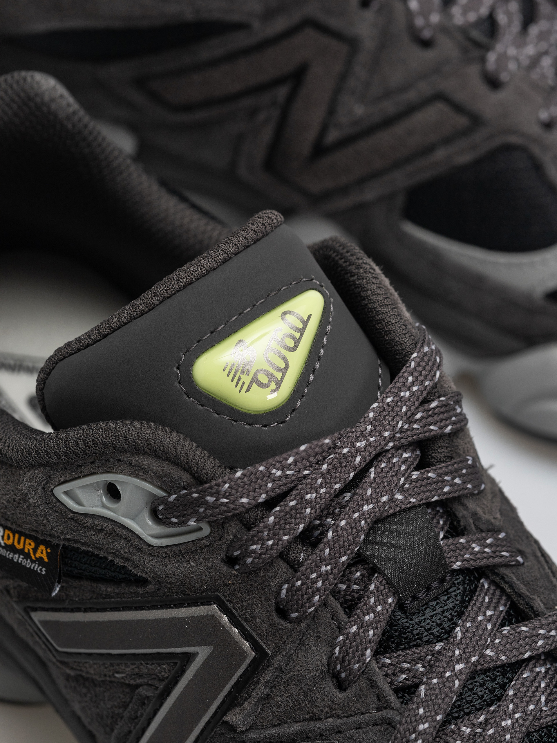 Topánky New Balance 9060 (black cement/dry lime)