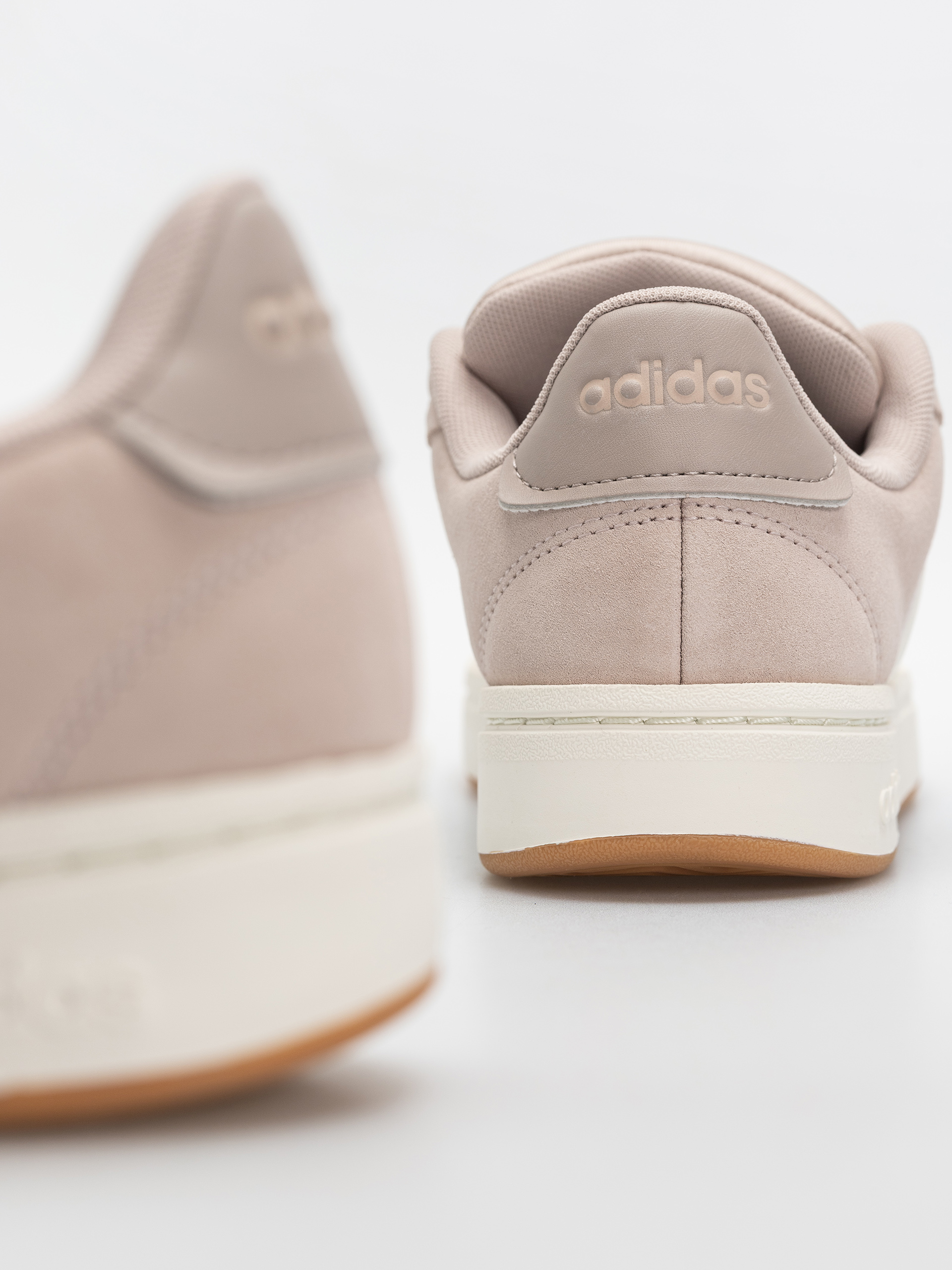 Topánky adidas Grand Court Alpha 0 Wmn (wontau/owhite/vapgre)