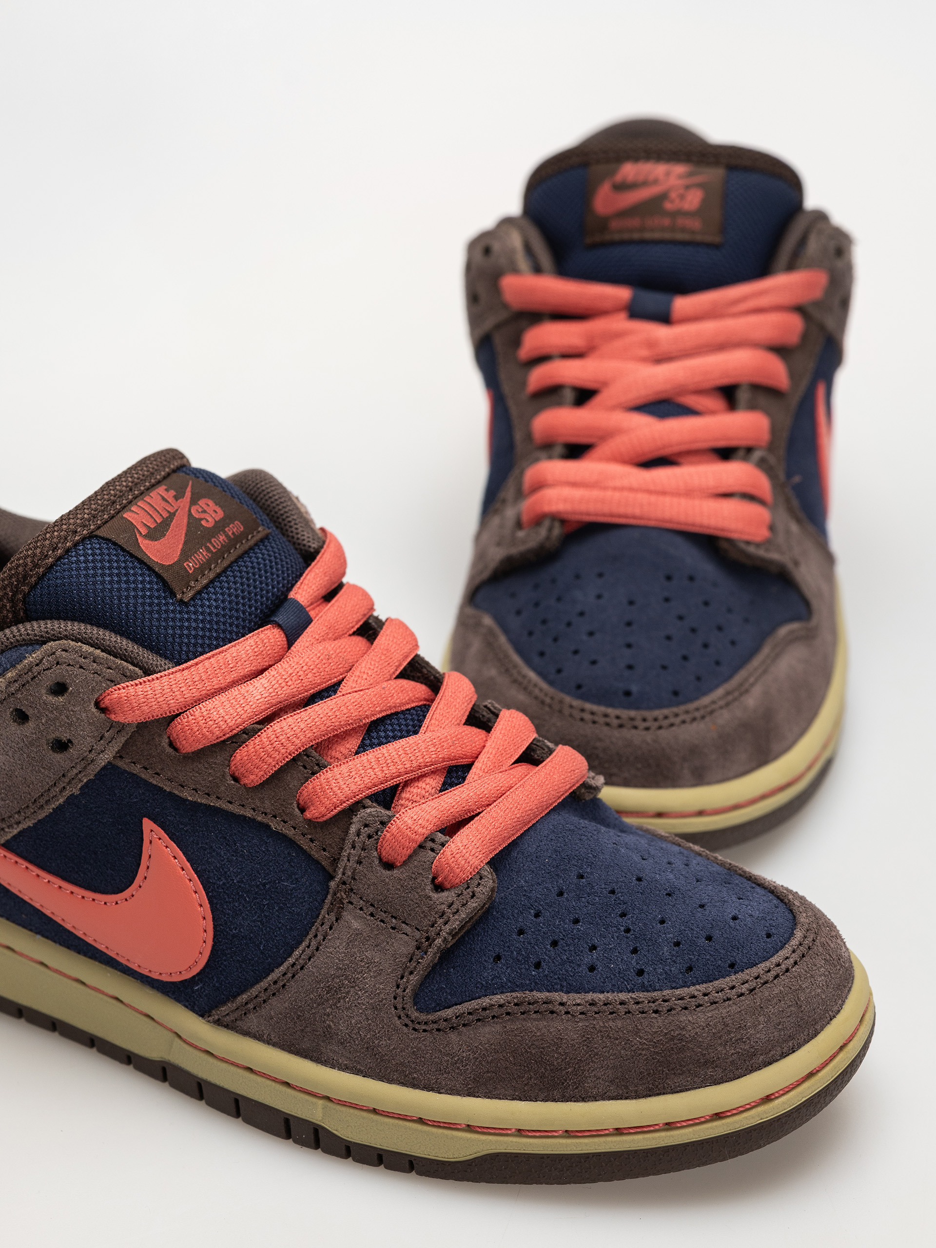 Topánky Nike SB Dunk Low Pro (baroque brown/adobe midnight navy)