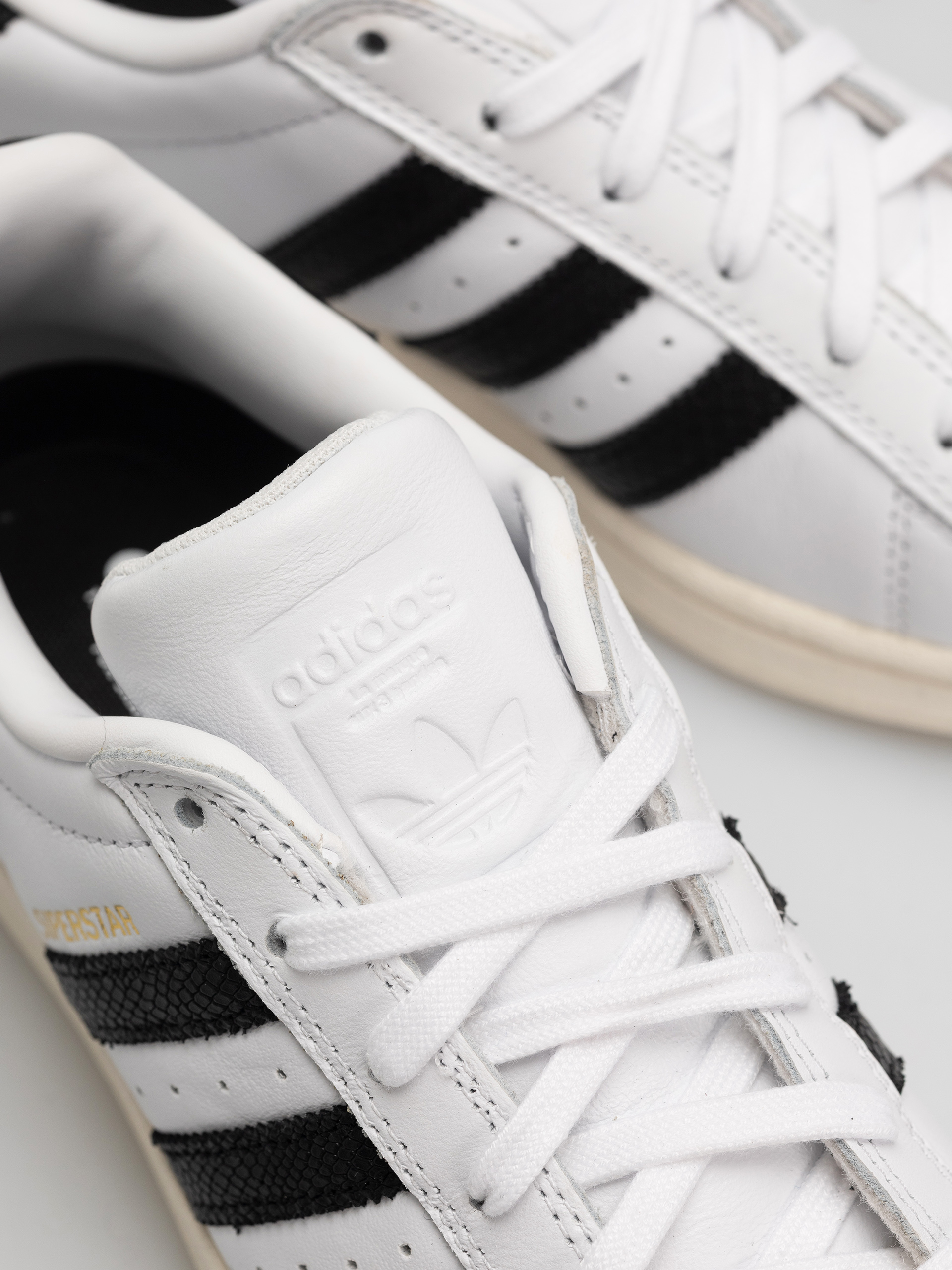 Topánky adidas Superstar Adv (ftwwht/cblack/goldmt)