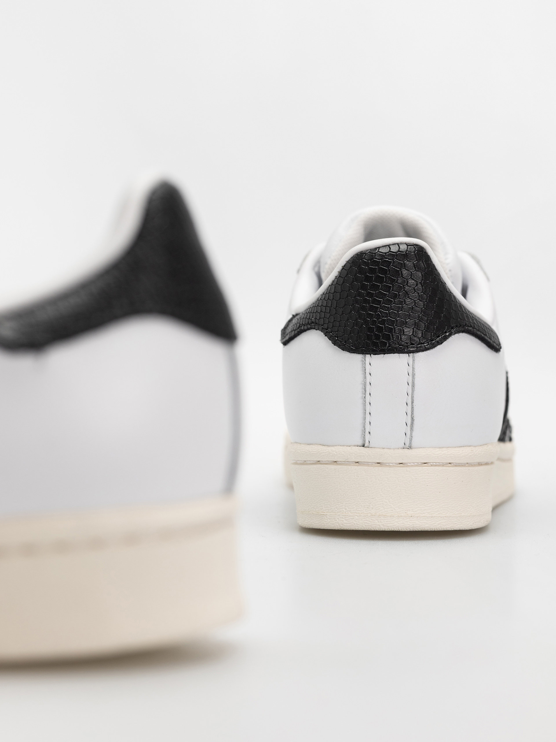 Topánky adidas Superstar Adv (ftwwht/cblack/goldmt)