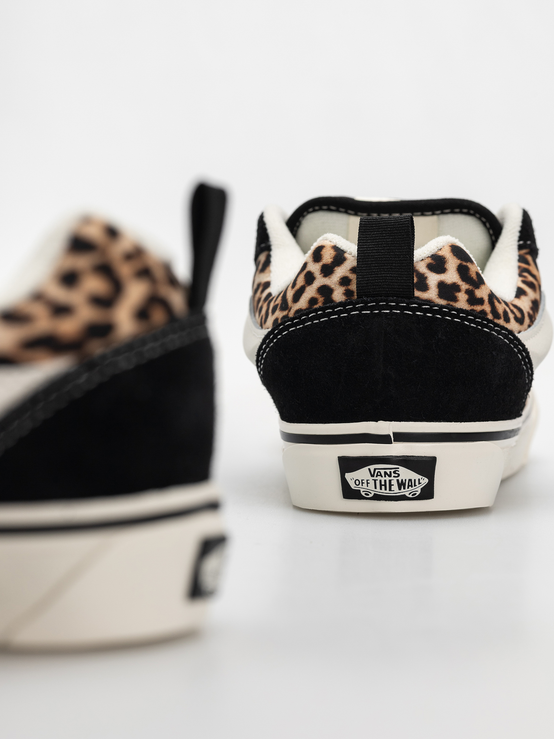 Topánky Vans Knu Skool (black/leopard)
