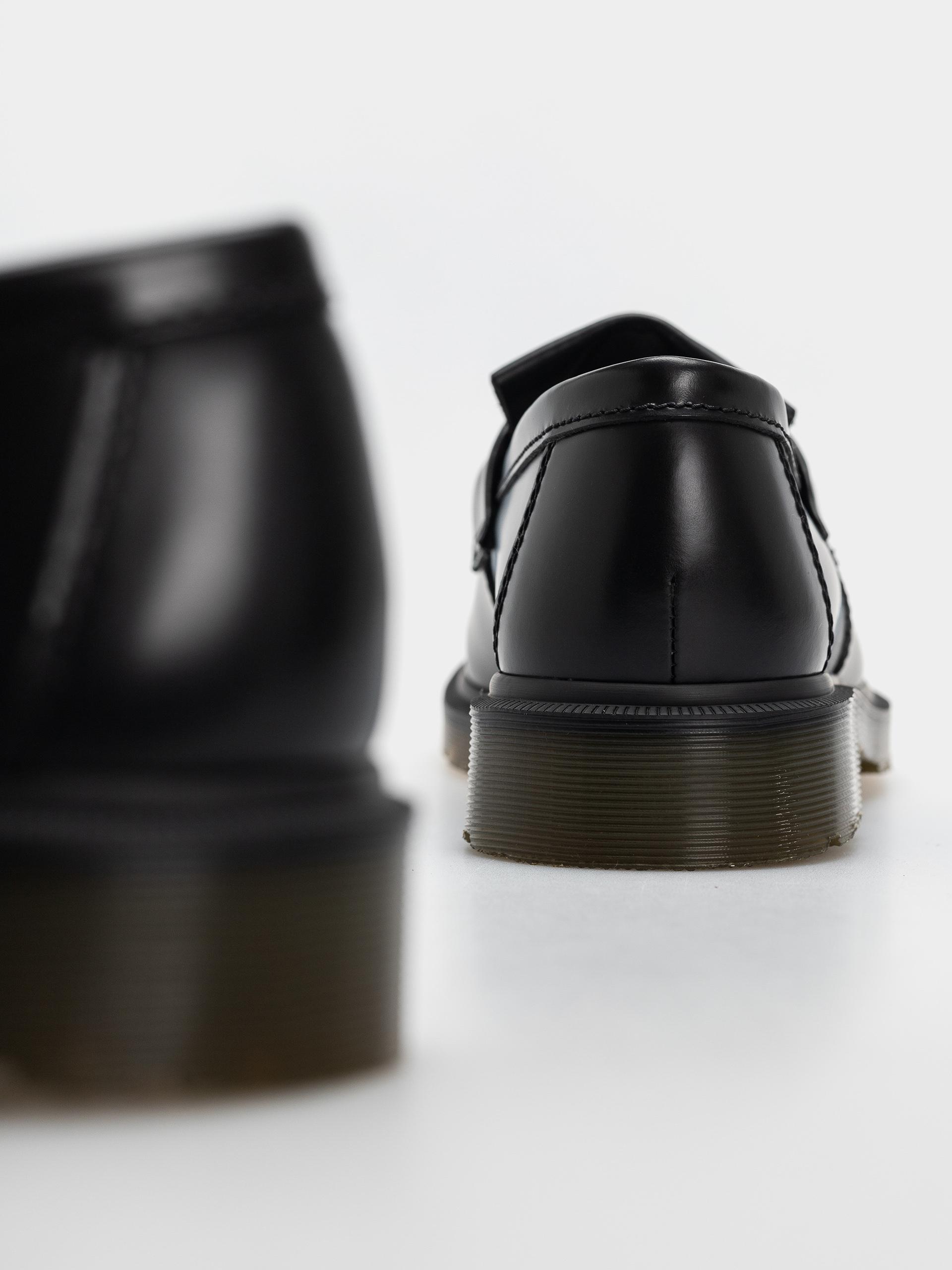 Topánky Dr. Martens Adrian Tassel Loafer (black smooth)