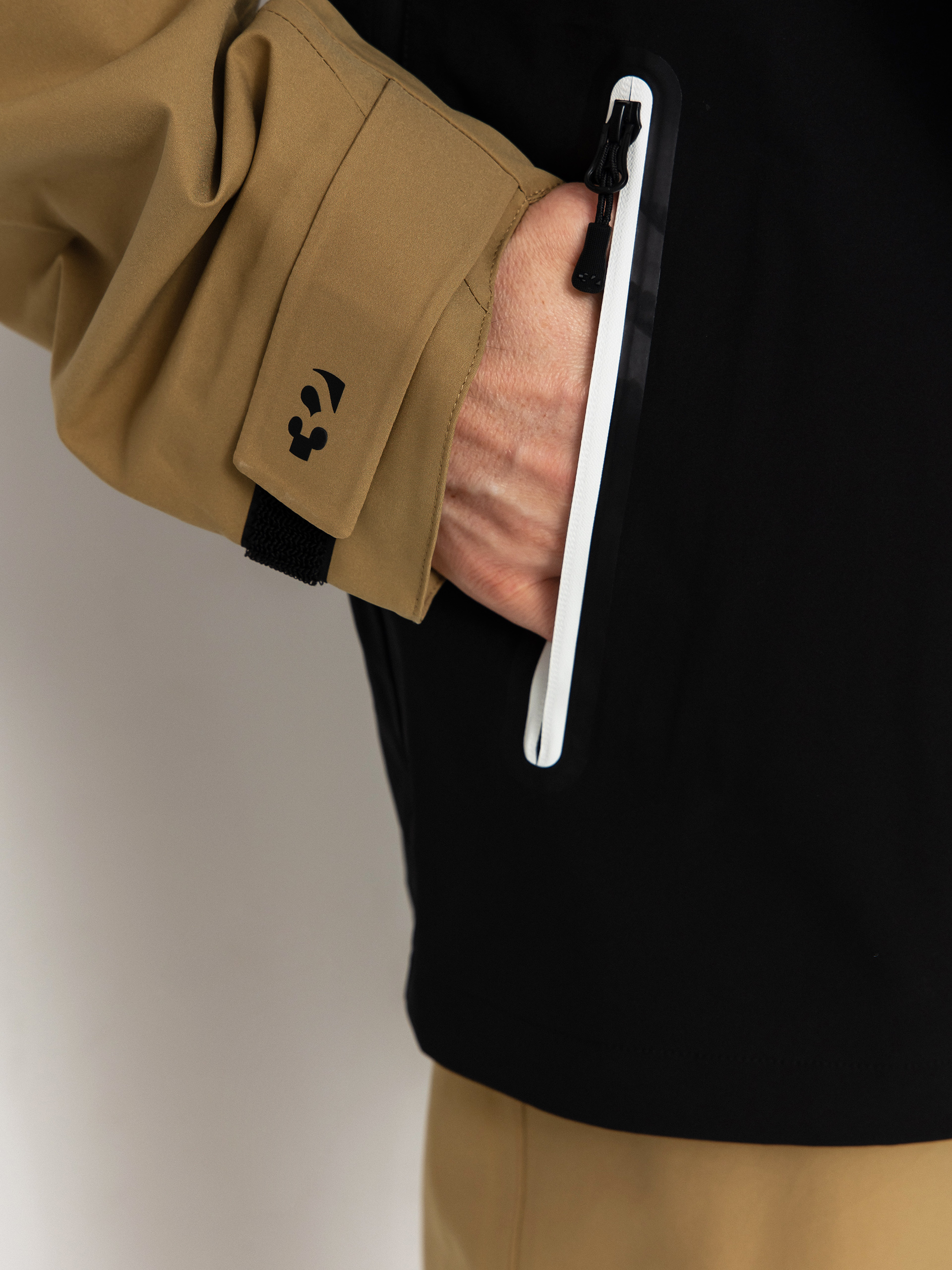 Pánska Snowboardová bunda ThirtyTwo Grasser (khaki)