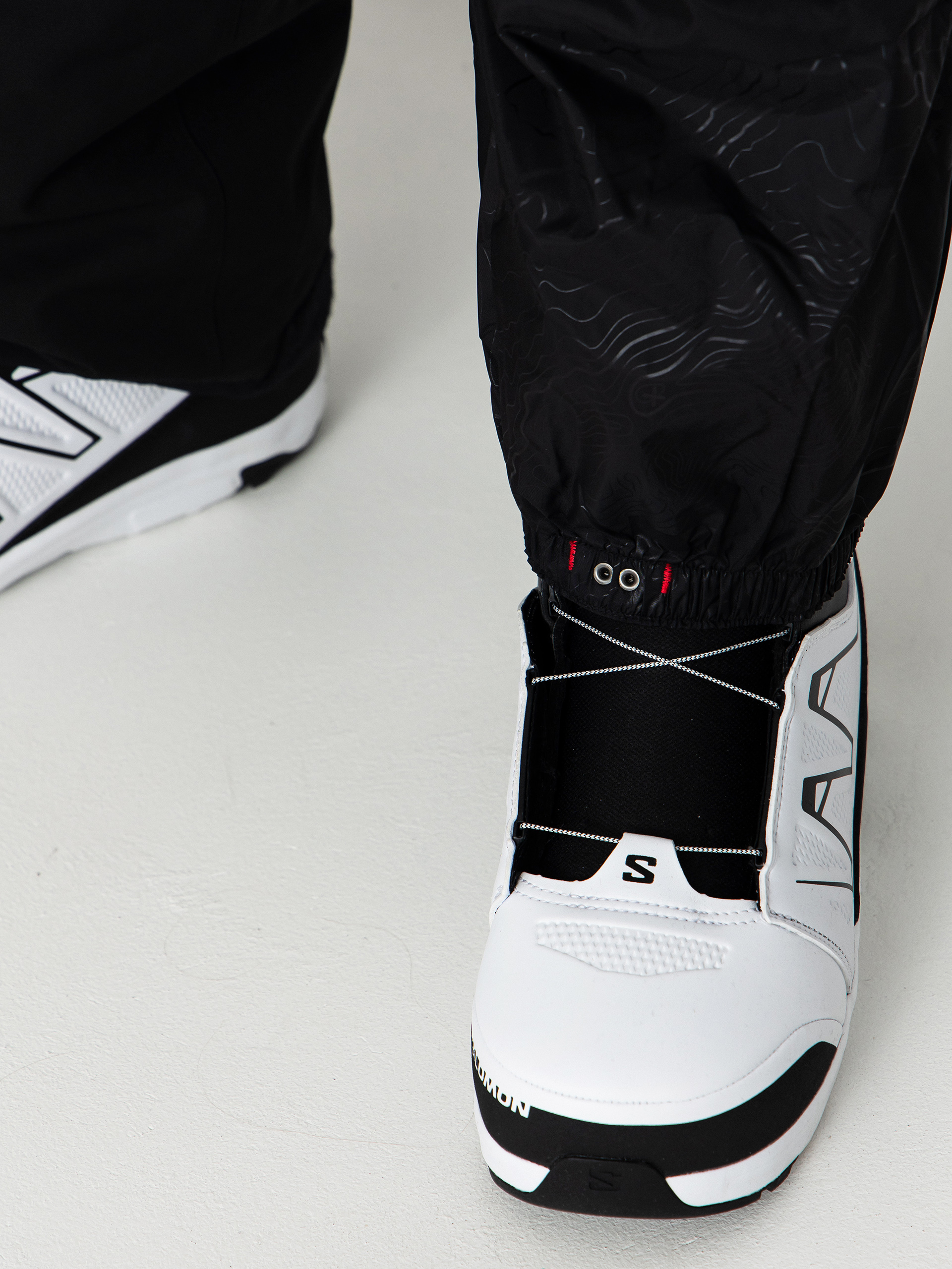 Pánske Snowboardové nohavice 686 EssoX Cargo (black)