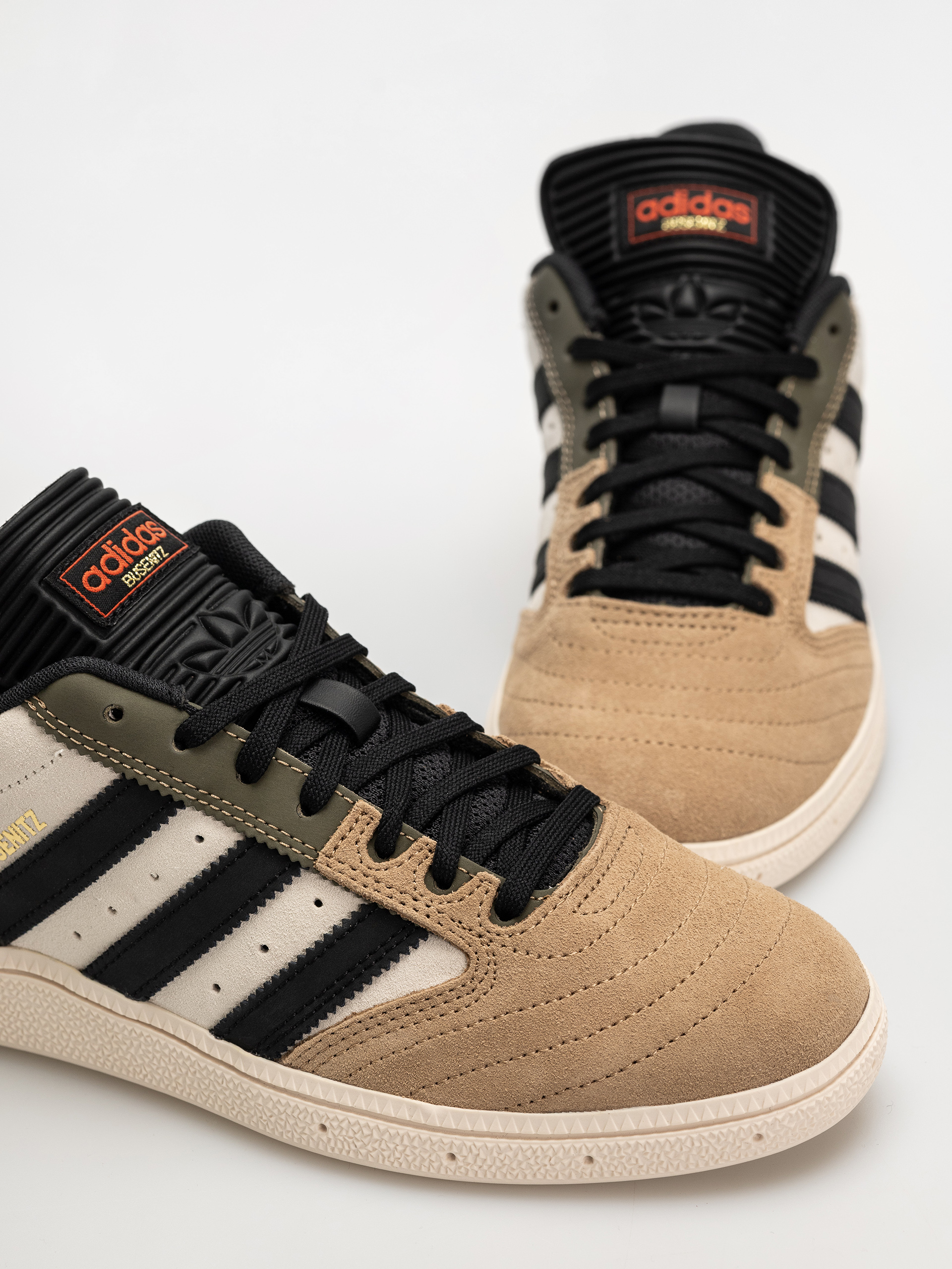 Topánky adidas Busenitz (cardbo/cblack/olistr)