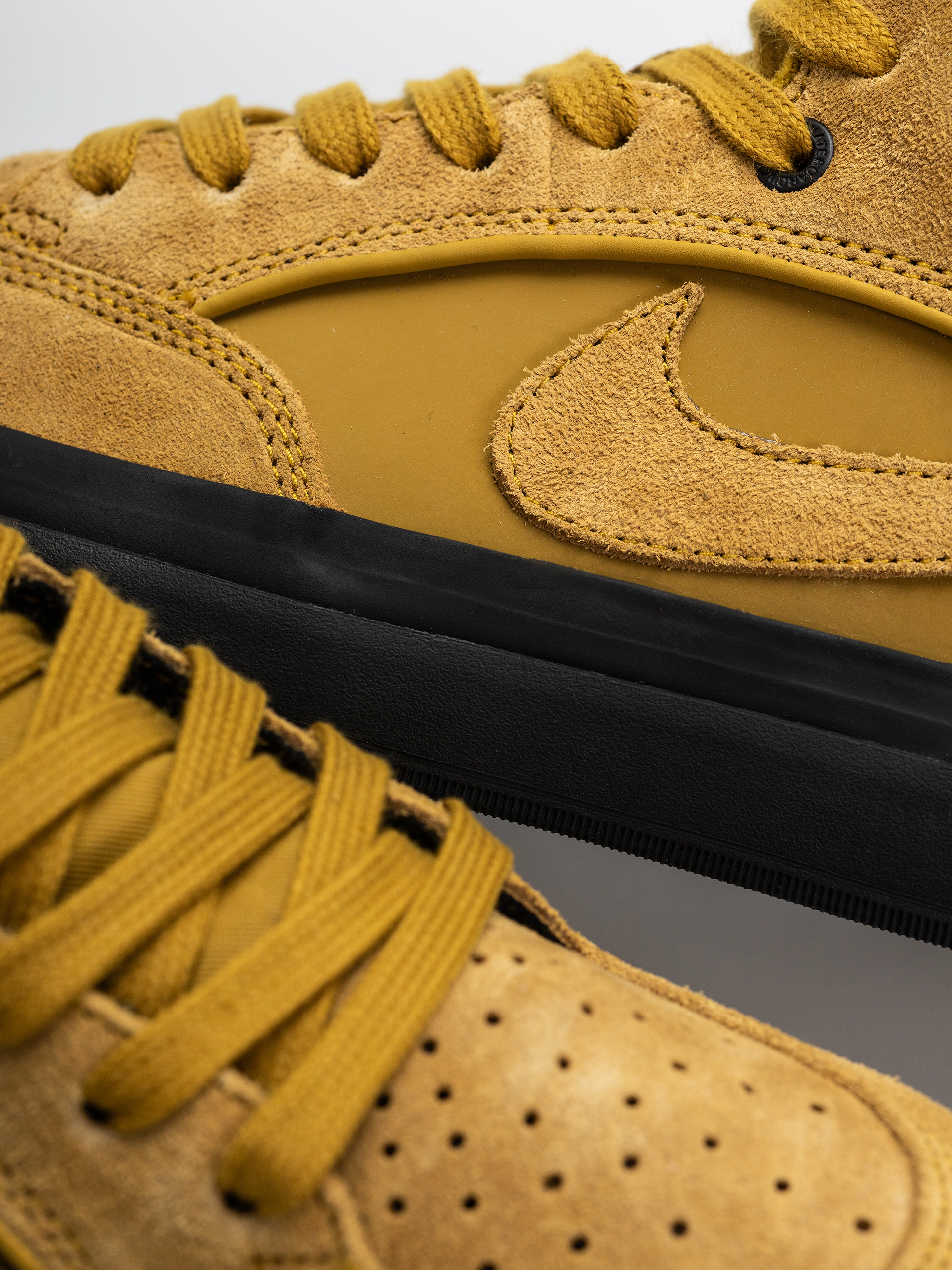 Topánky Nike SB React Leo (bronzine/bronzine black)