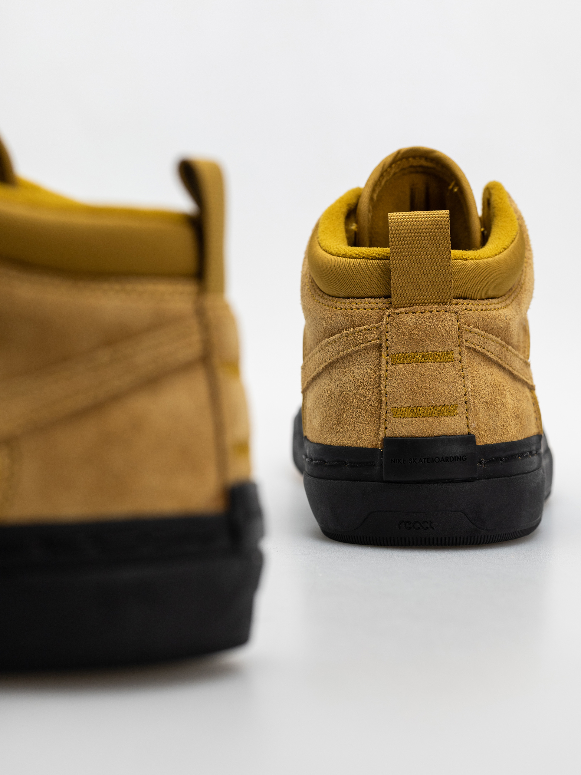 Topánky Nike SB React Leo (bronzine/bronzine black)