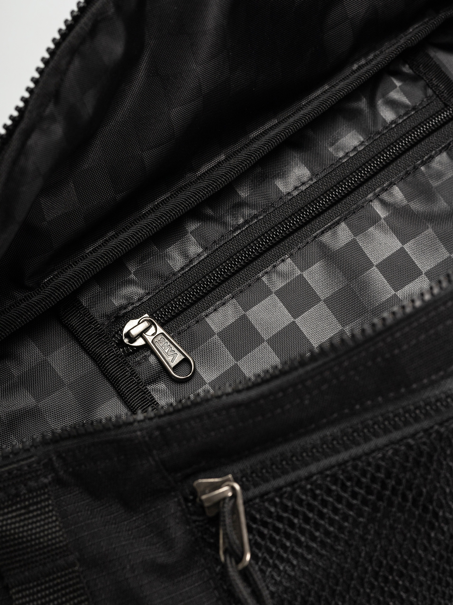 Taška Vans Ward Cross Body Pack (black/black)