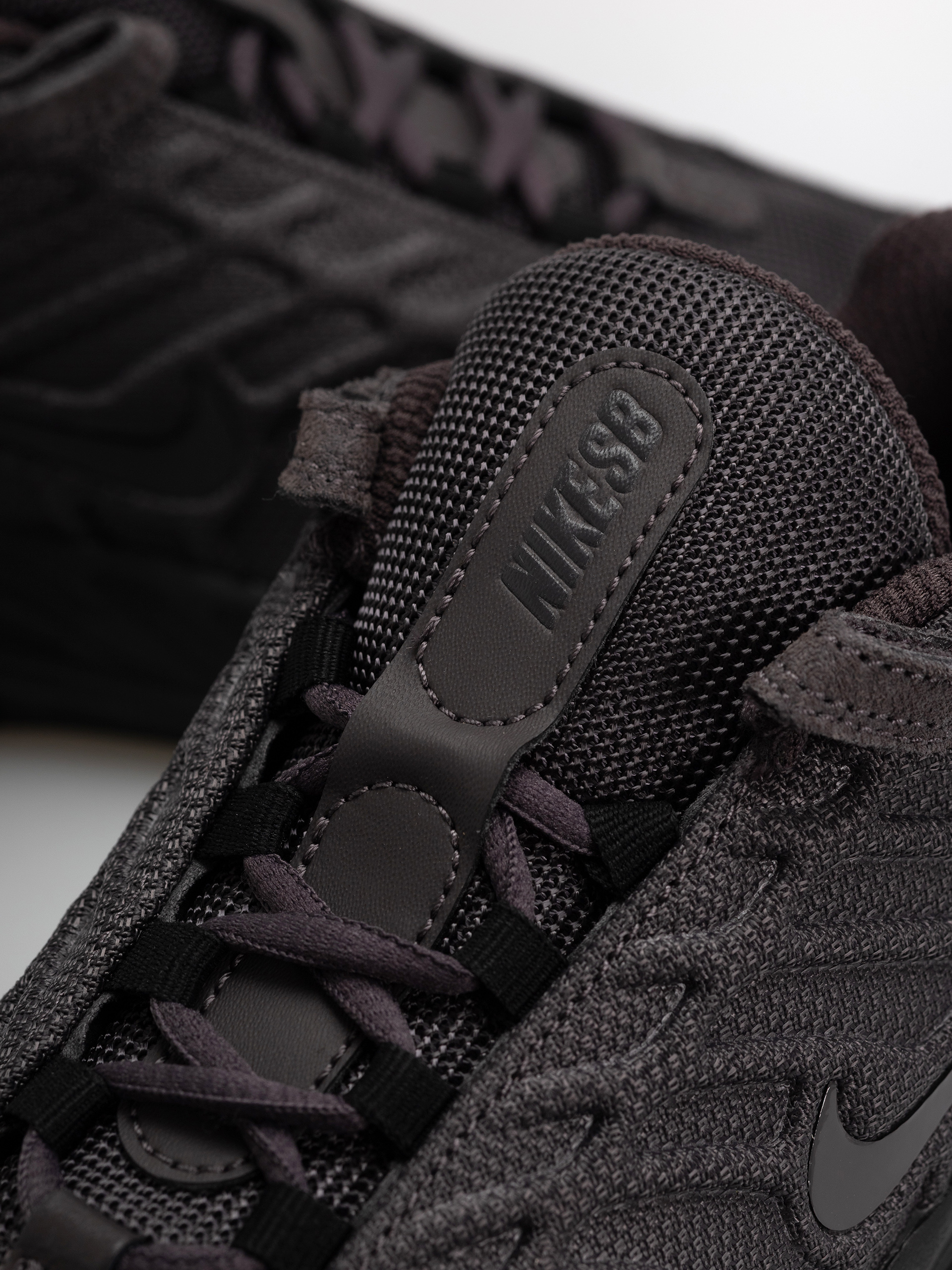 Topánky Nike SB Vertebrae (thunder grey/thunder grey off noir)