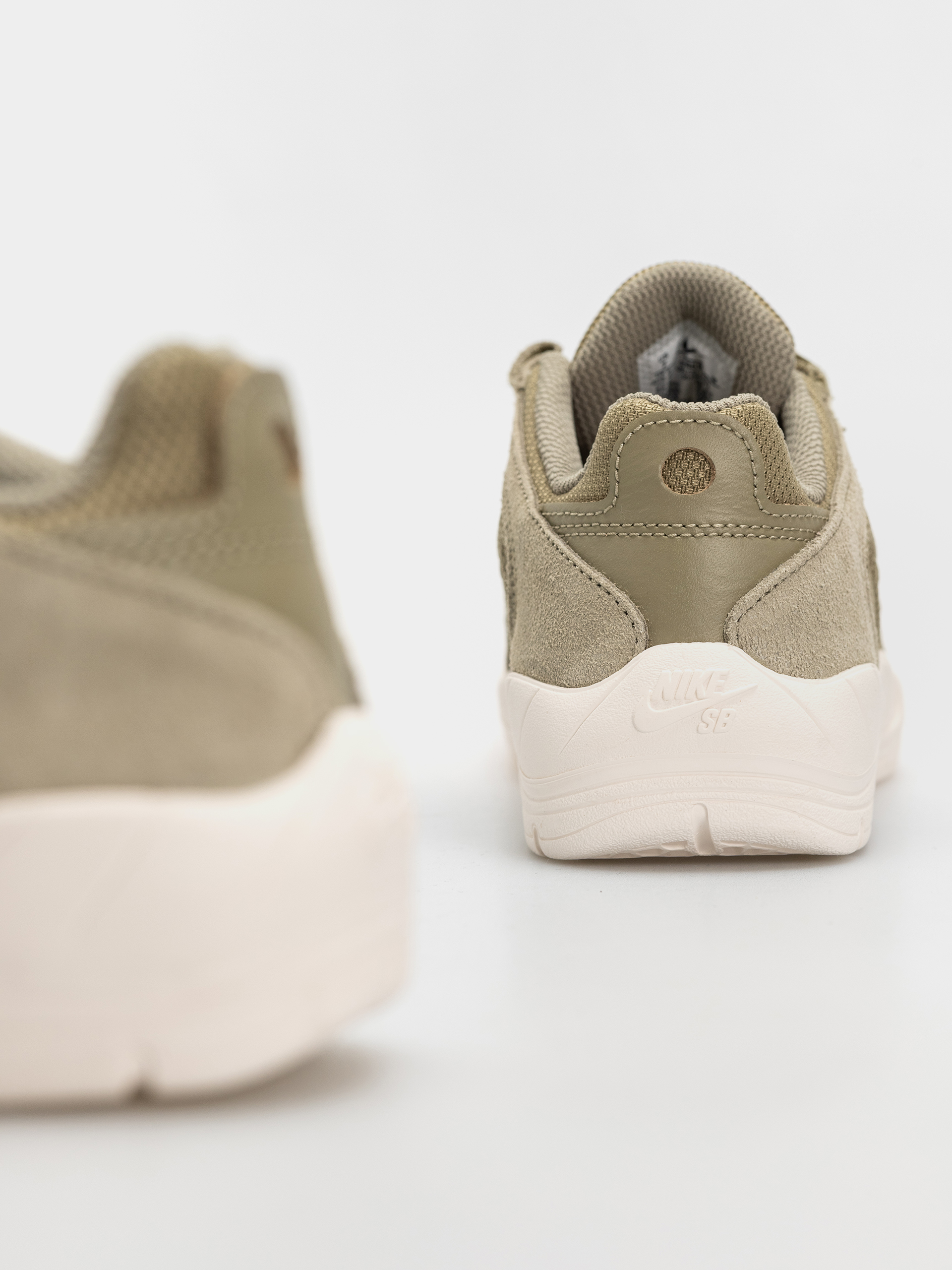 Topánky Nike SB Vertebrae (neutral olive/sail neutral olive sail)