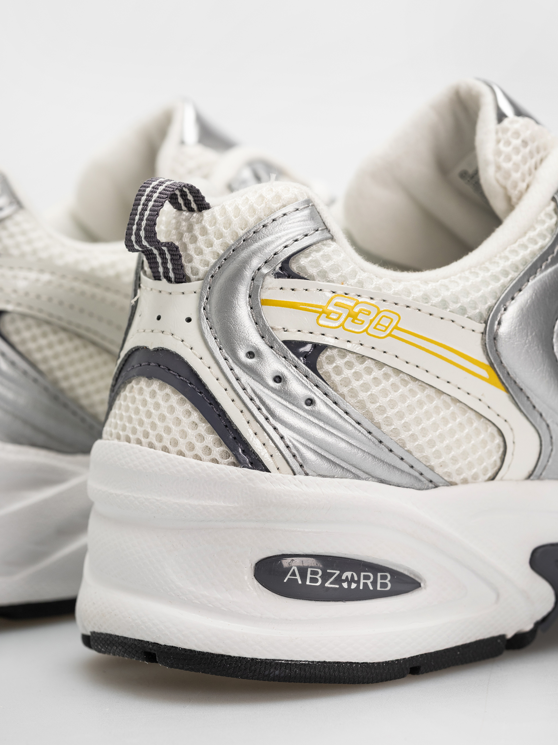 Topánky New Balance 530 (silver metallic/sea salt/apollo gold)