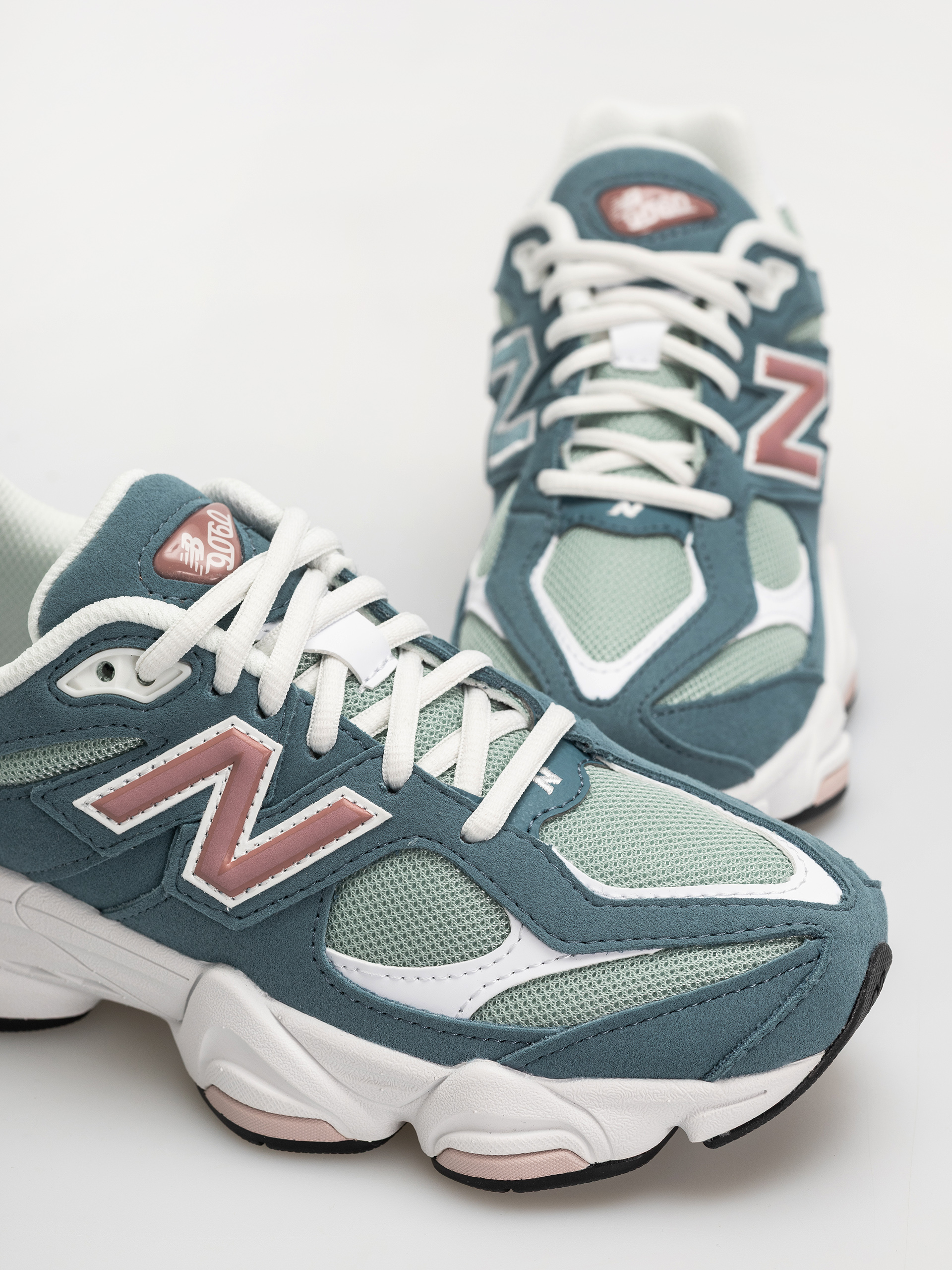 Topánky New Balance 9060 JR (salt water/rosewood)