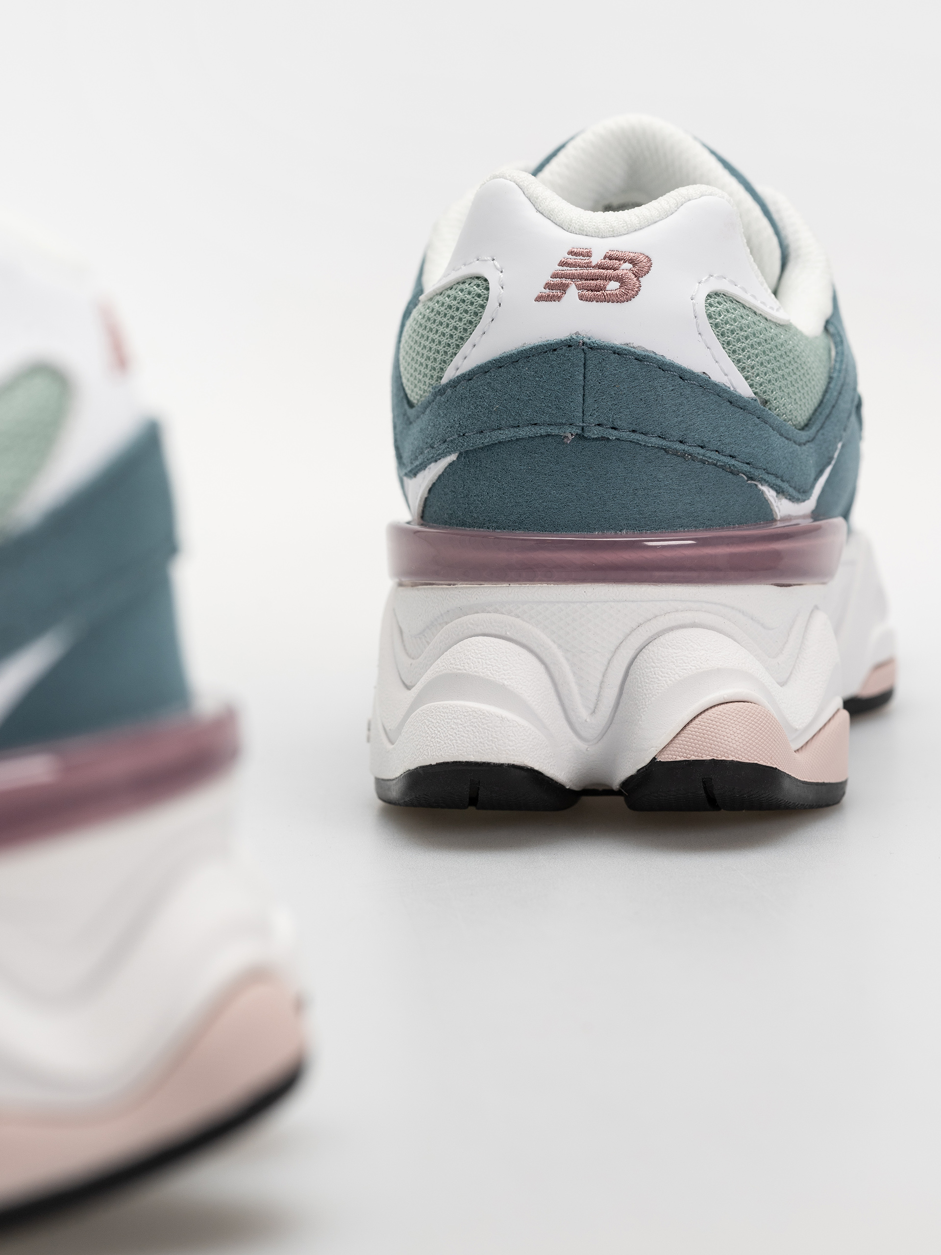 Topánky New Balance 9060 JR (salt water/rosewood)