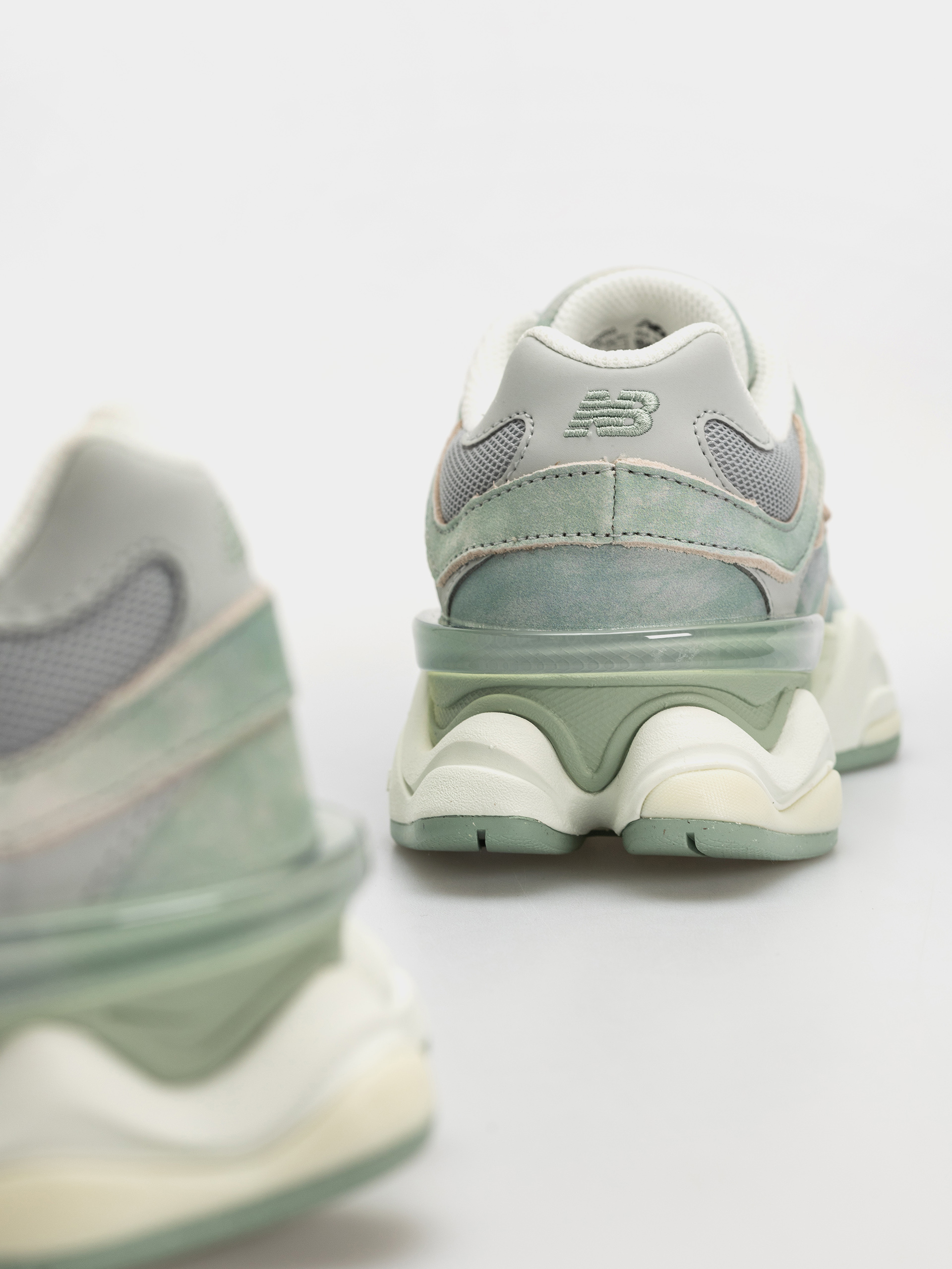 Topánky New Balance 9060 (mosaic green/sea salt)