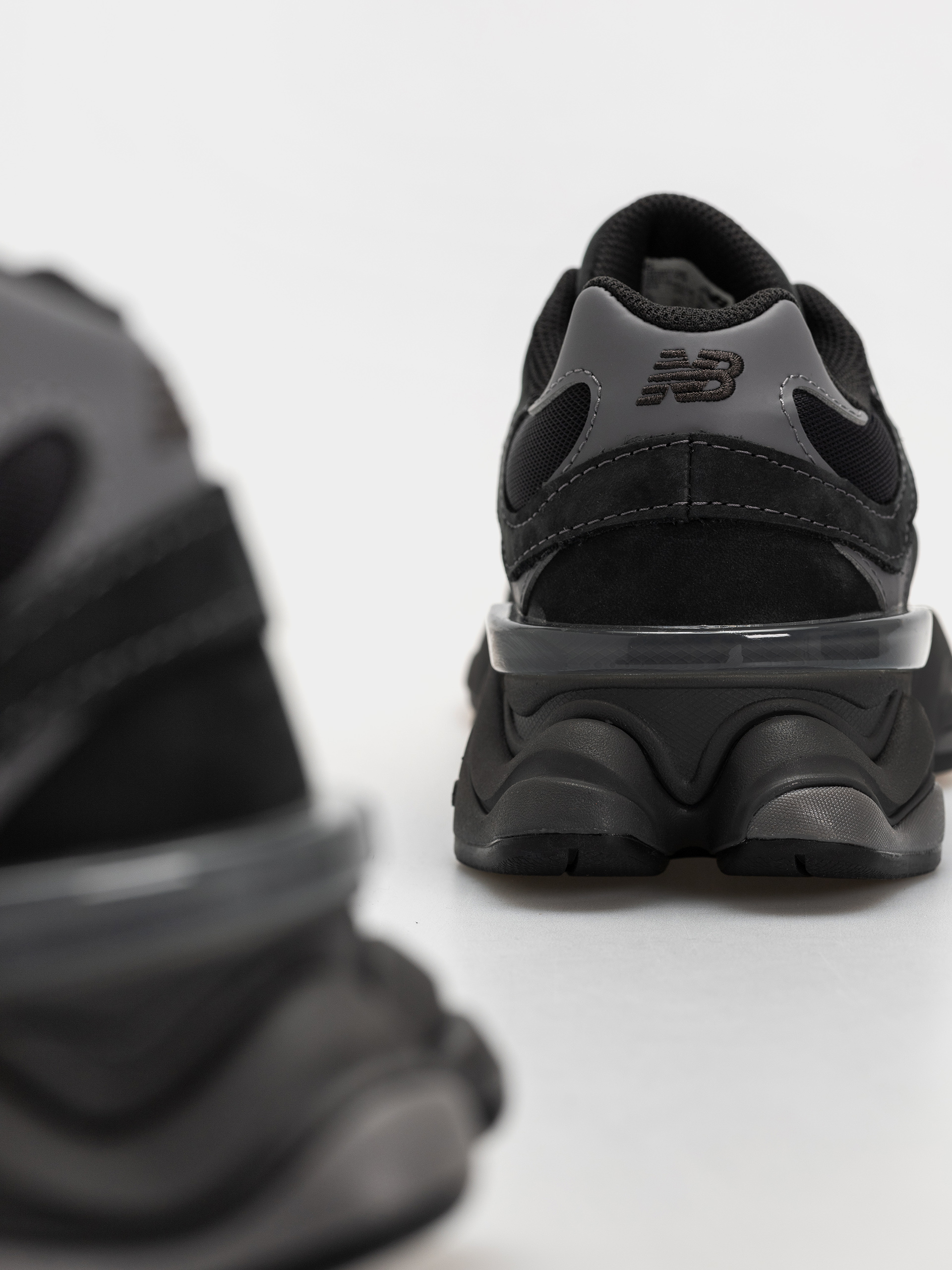 Topánky New Balance 9060 (black/castlerock)