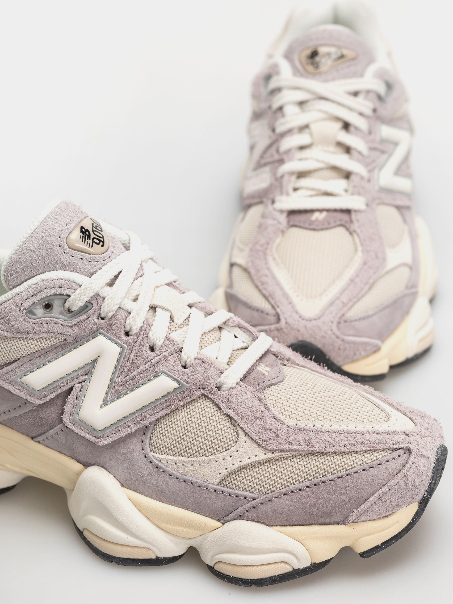 Topánky New Balance 9060 (truffle salt/timberwolf)