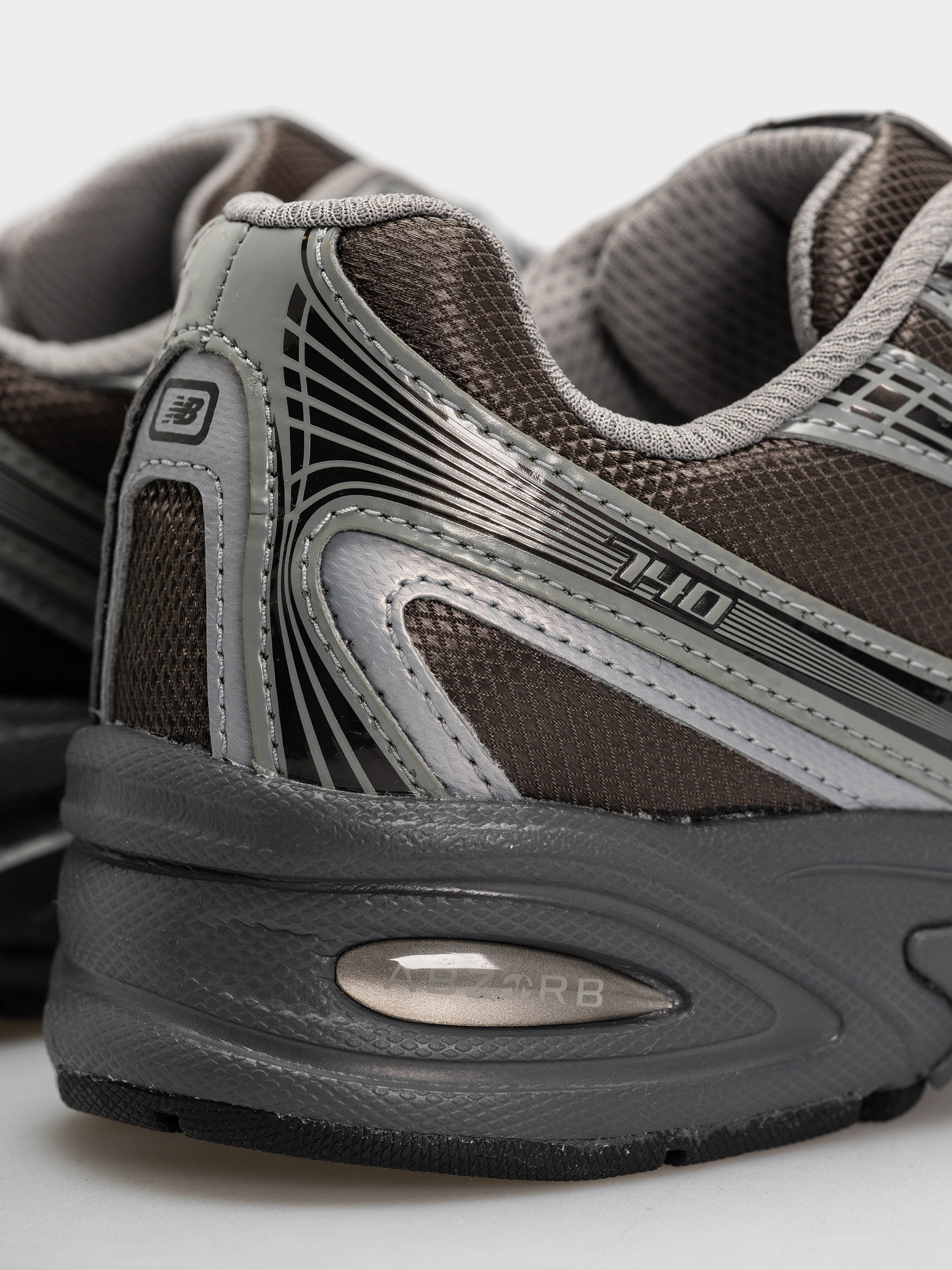 Topánky New Balance 740 (black metallic/castlerock pfp)