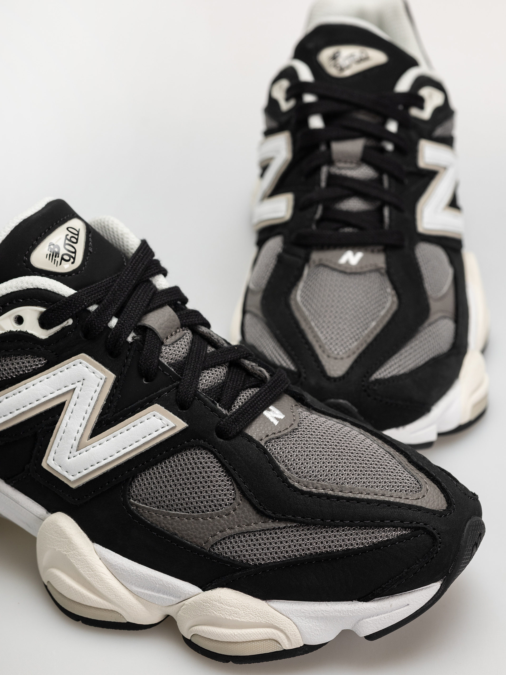 Topánky New Balance 9060 (black/tornado)