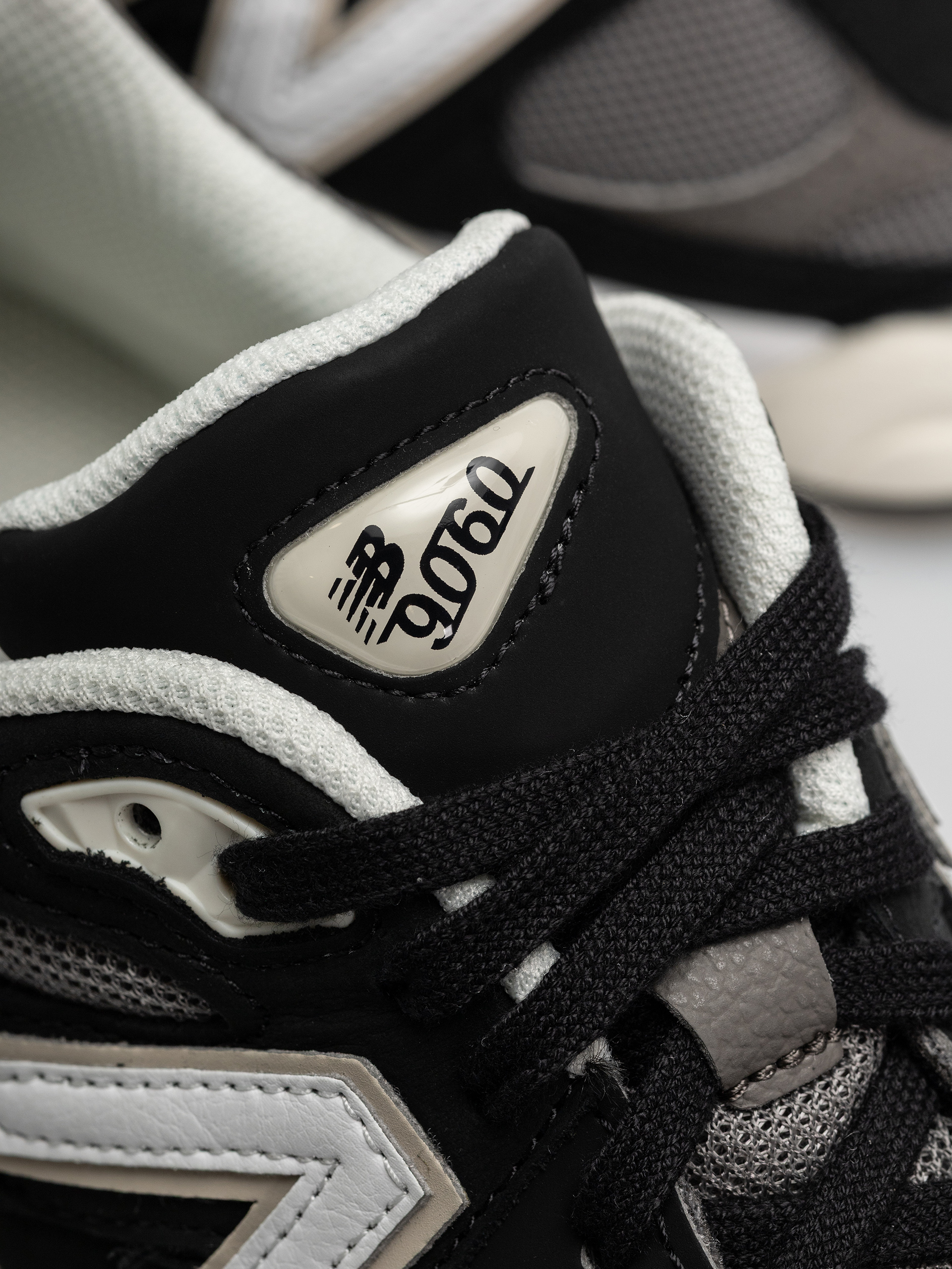 Topánky New Balance 9060 (black/tornado)