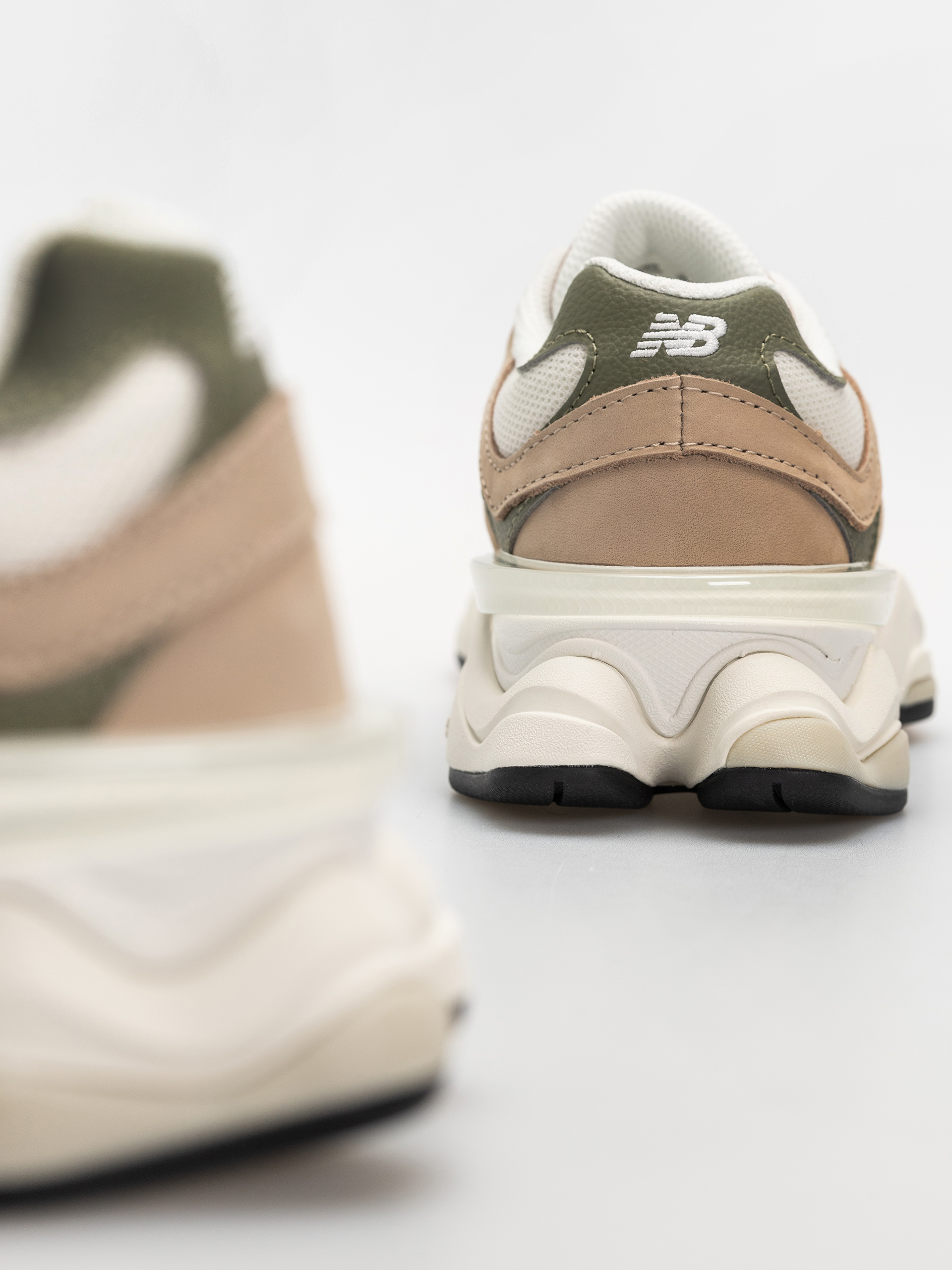 Topánky New Balance 9060 (mindful grey/dark olivine)