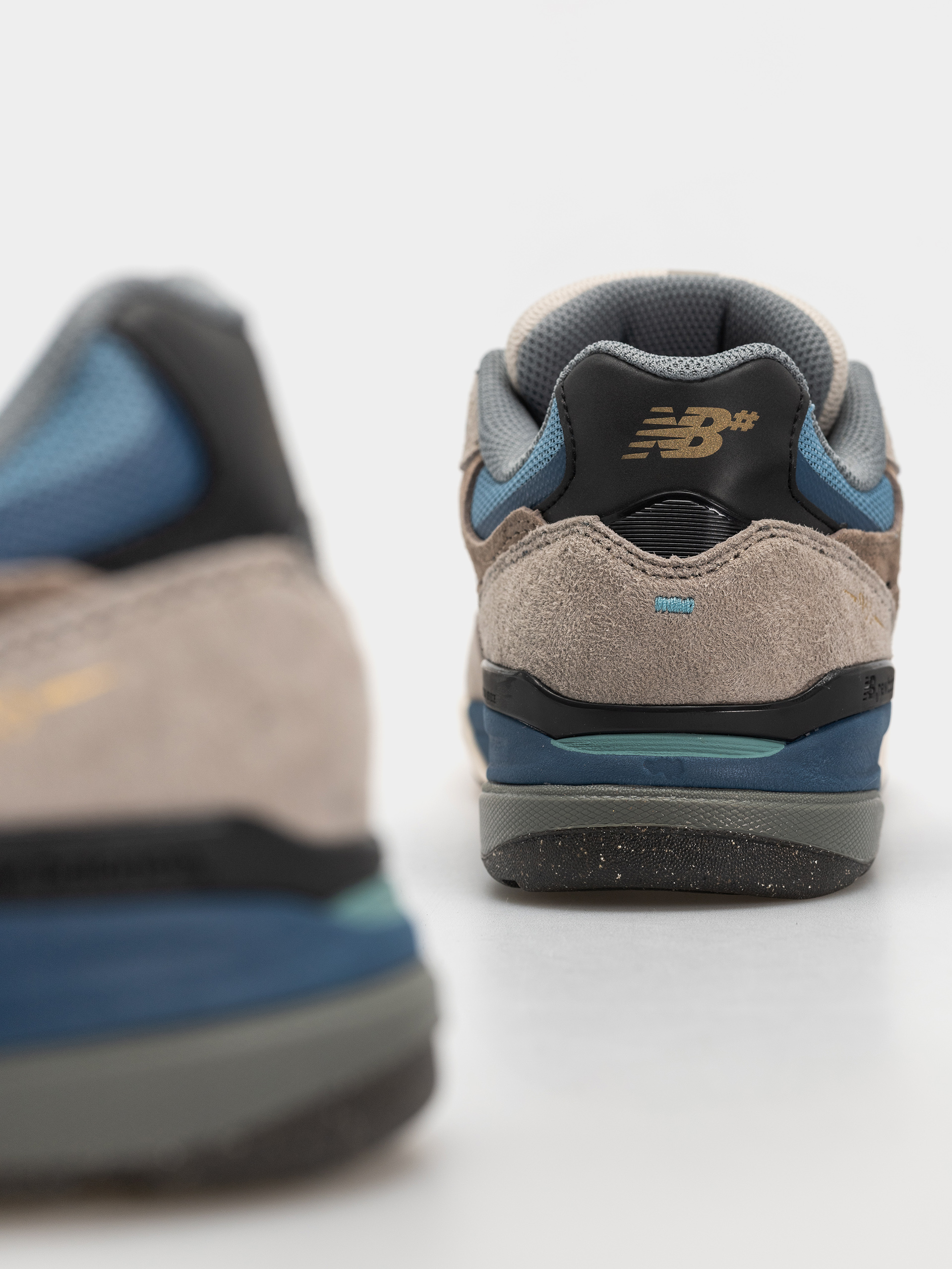 Topánky New Balance 933 (mushroom/still water)