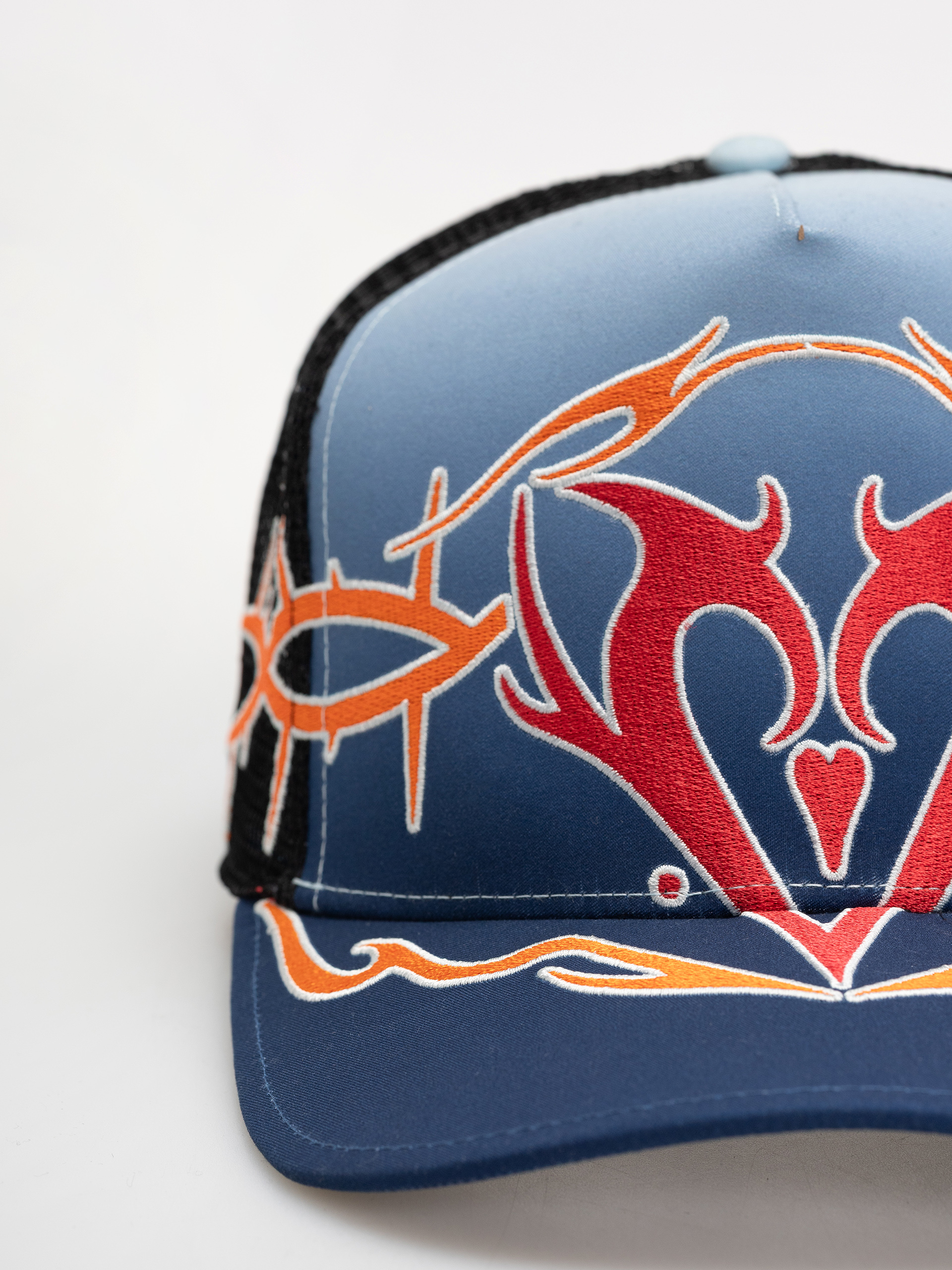 Šiltovka Vans Lx Dayana Tribal Trucker (deep indigo)