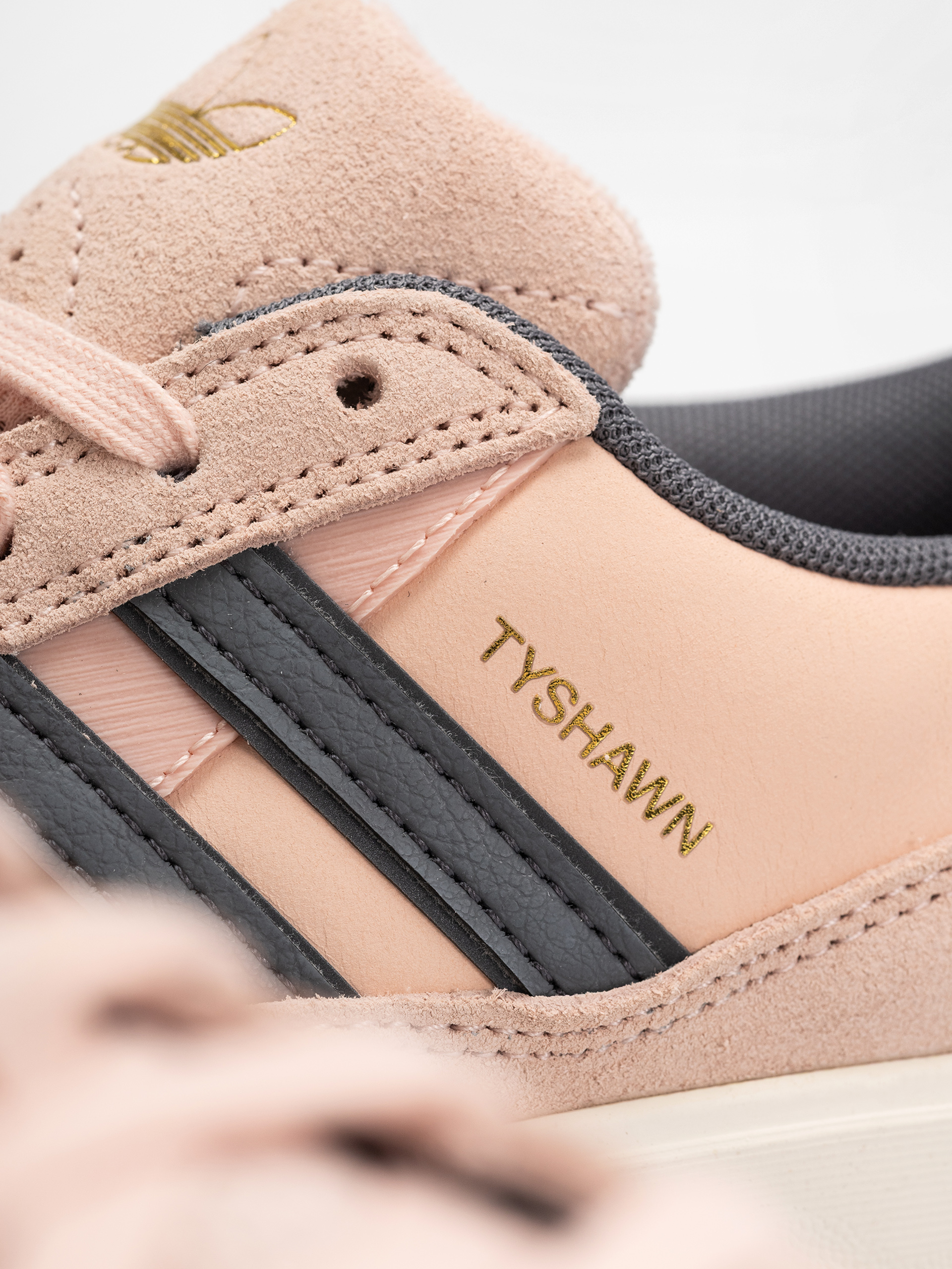 Topánky adidas Tyshawn II (blupnk/grefiv/cwhite)