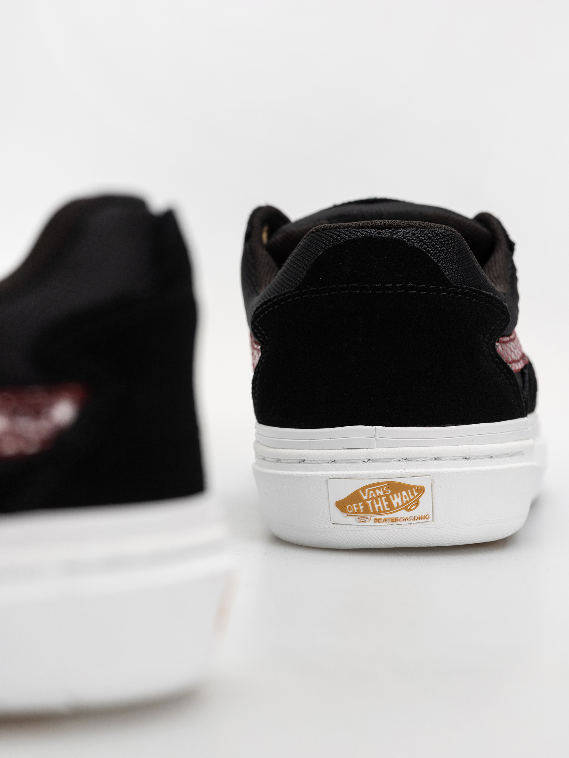 Topánky Vans Skate Kyle Walker (python black)