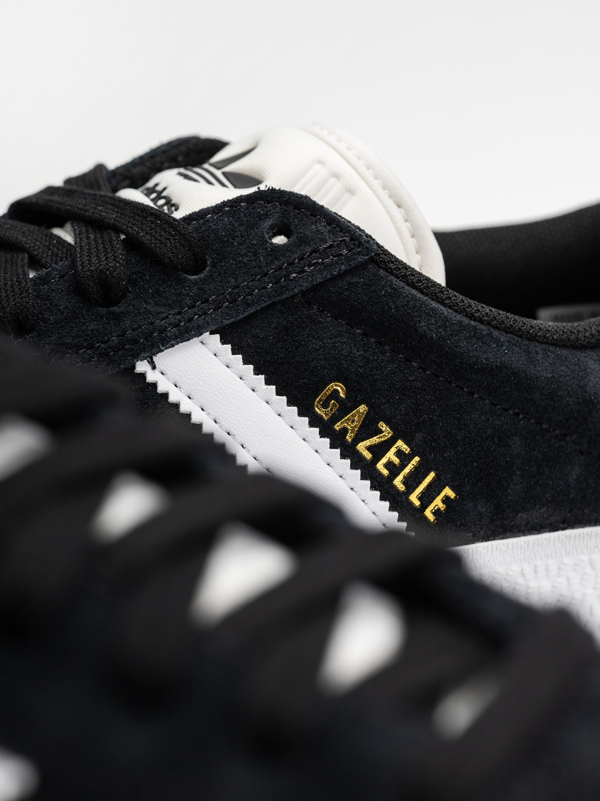 Topánky adidas Gazelle Adv (cblack/ftwwht/goldmt)