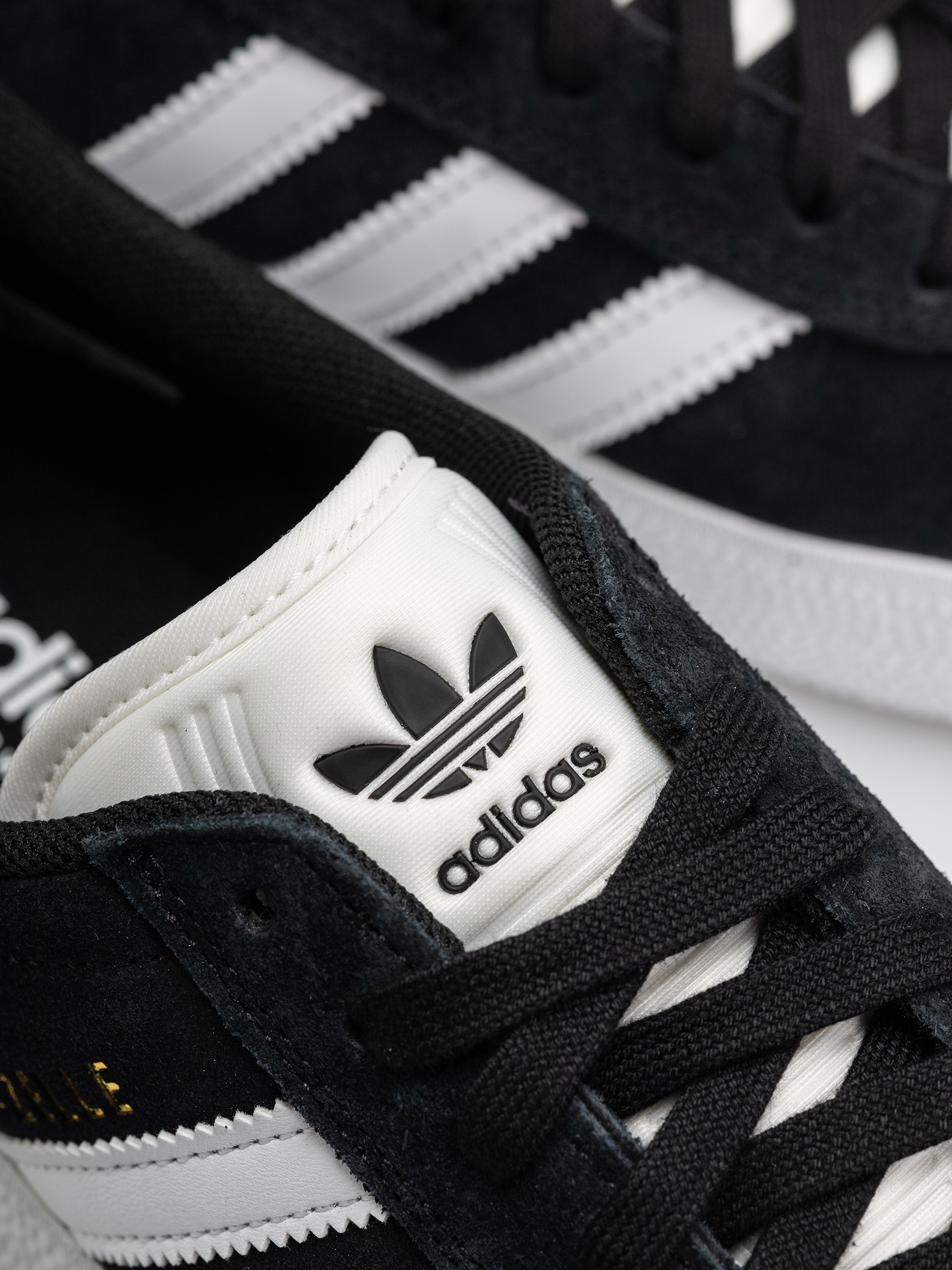 Topánky adidas Gazelle Adv (cblack/ftwwht/goldmt)