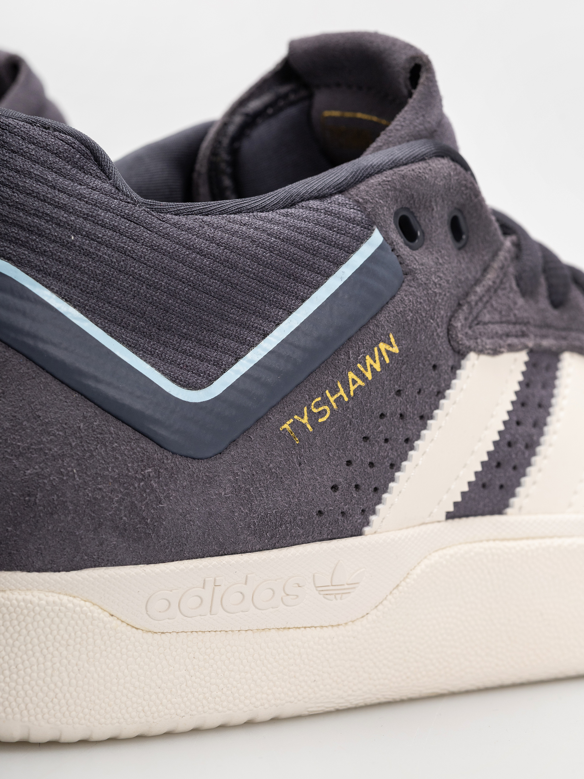 Topánky adidas Tyshawn (cwhite/clesky)