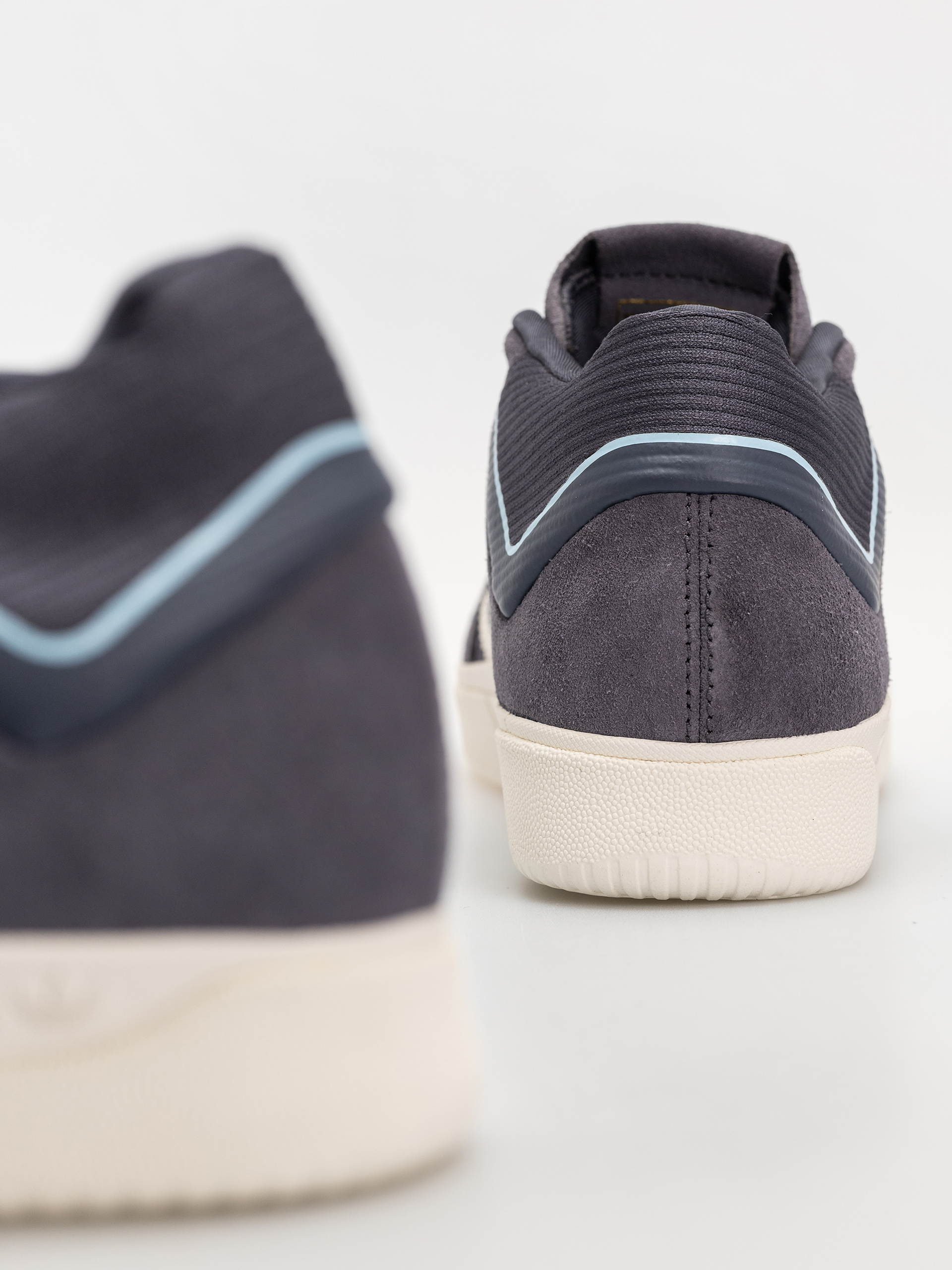 Topánky adidas Tyshawn (cwhite/clesky)